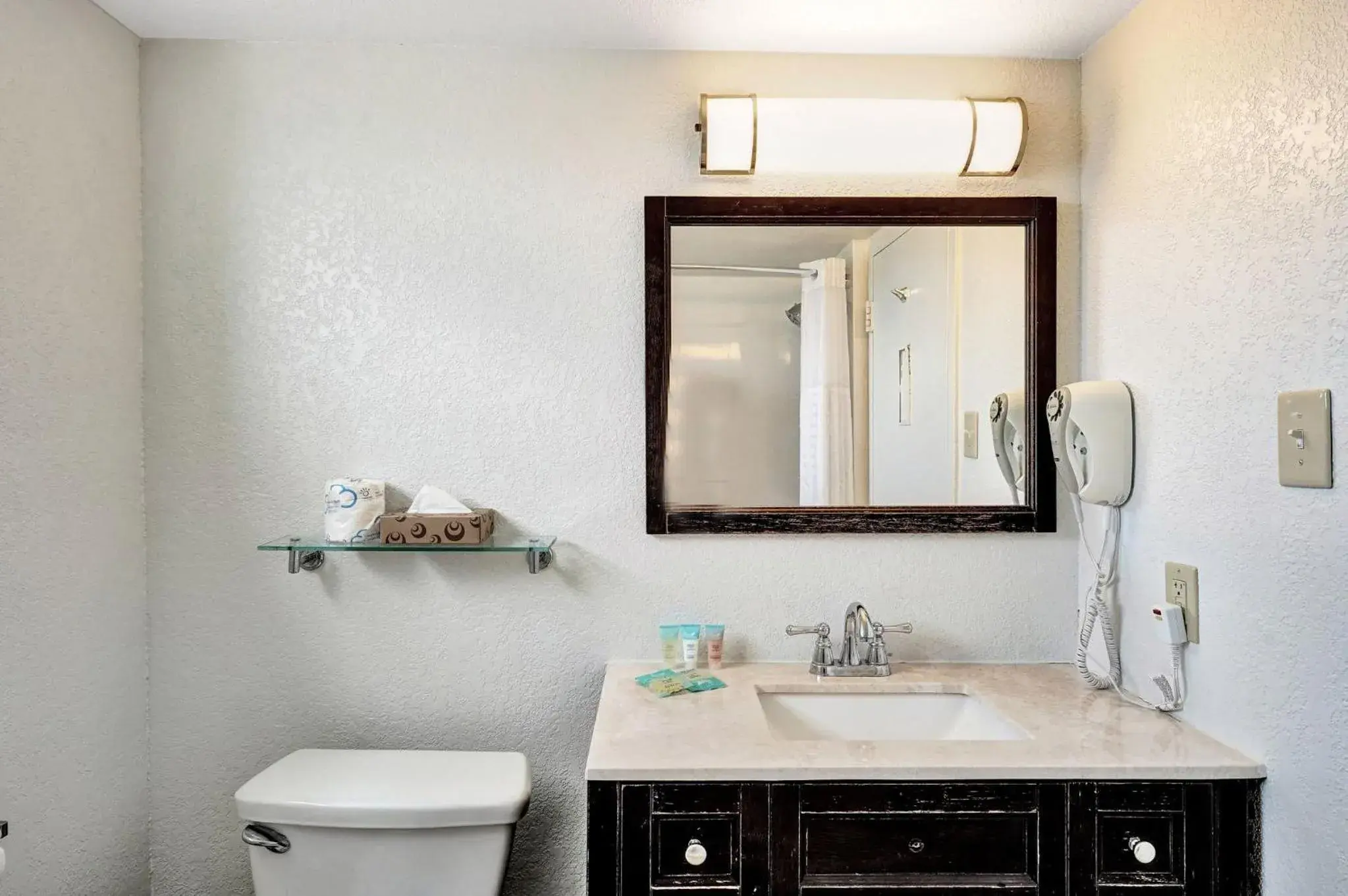 Bathroom in Plaza Hotel Fort Lauderdale