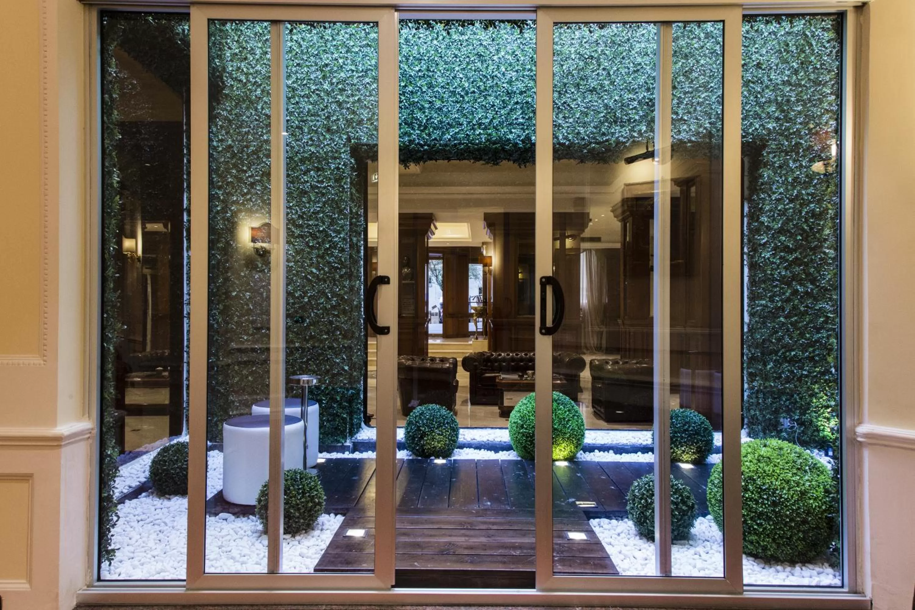 Garden in Radisson Blu GHR Rome