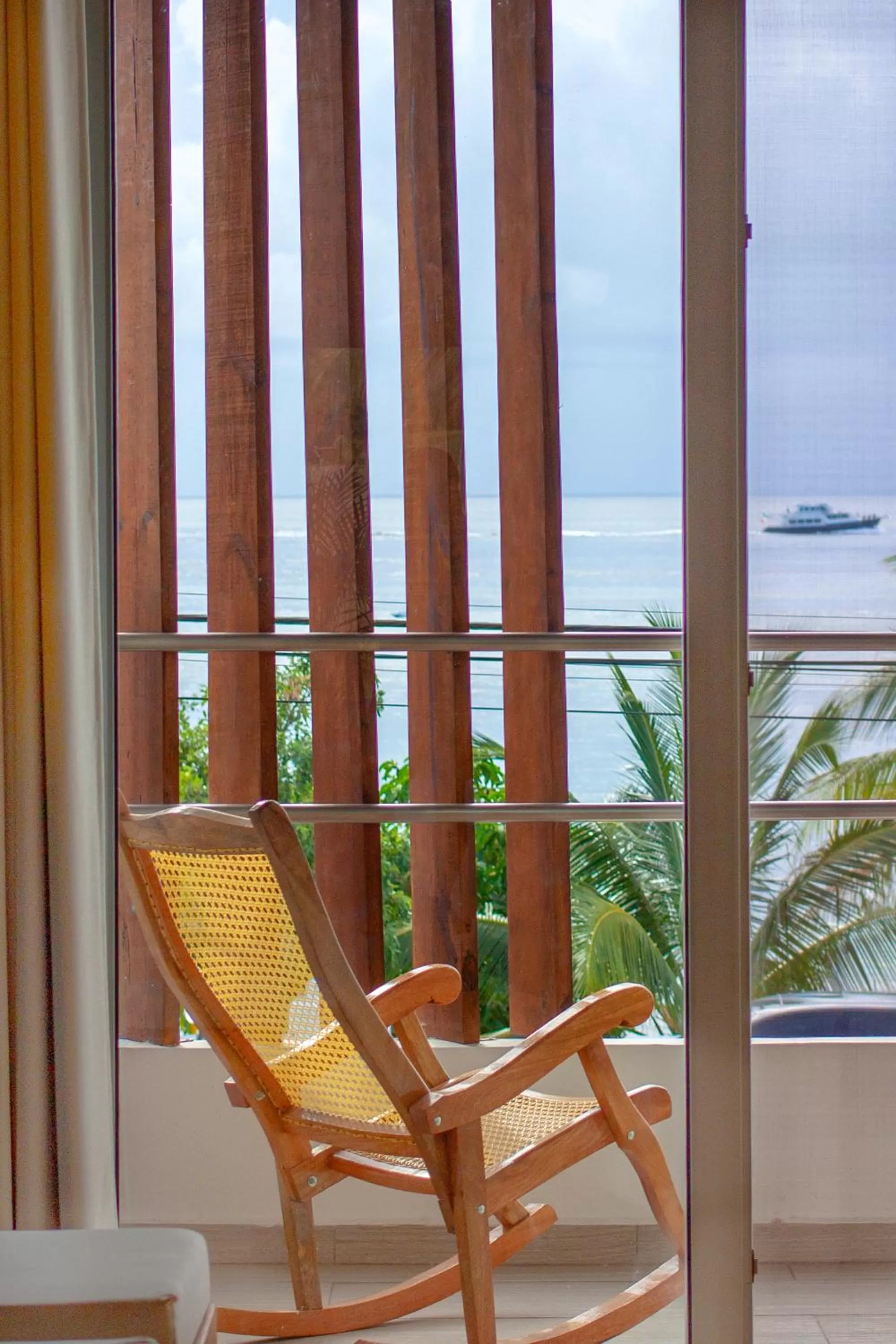 Sea view in Albatros Suites by Bedsfriends