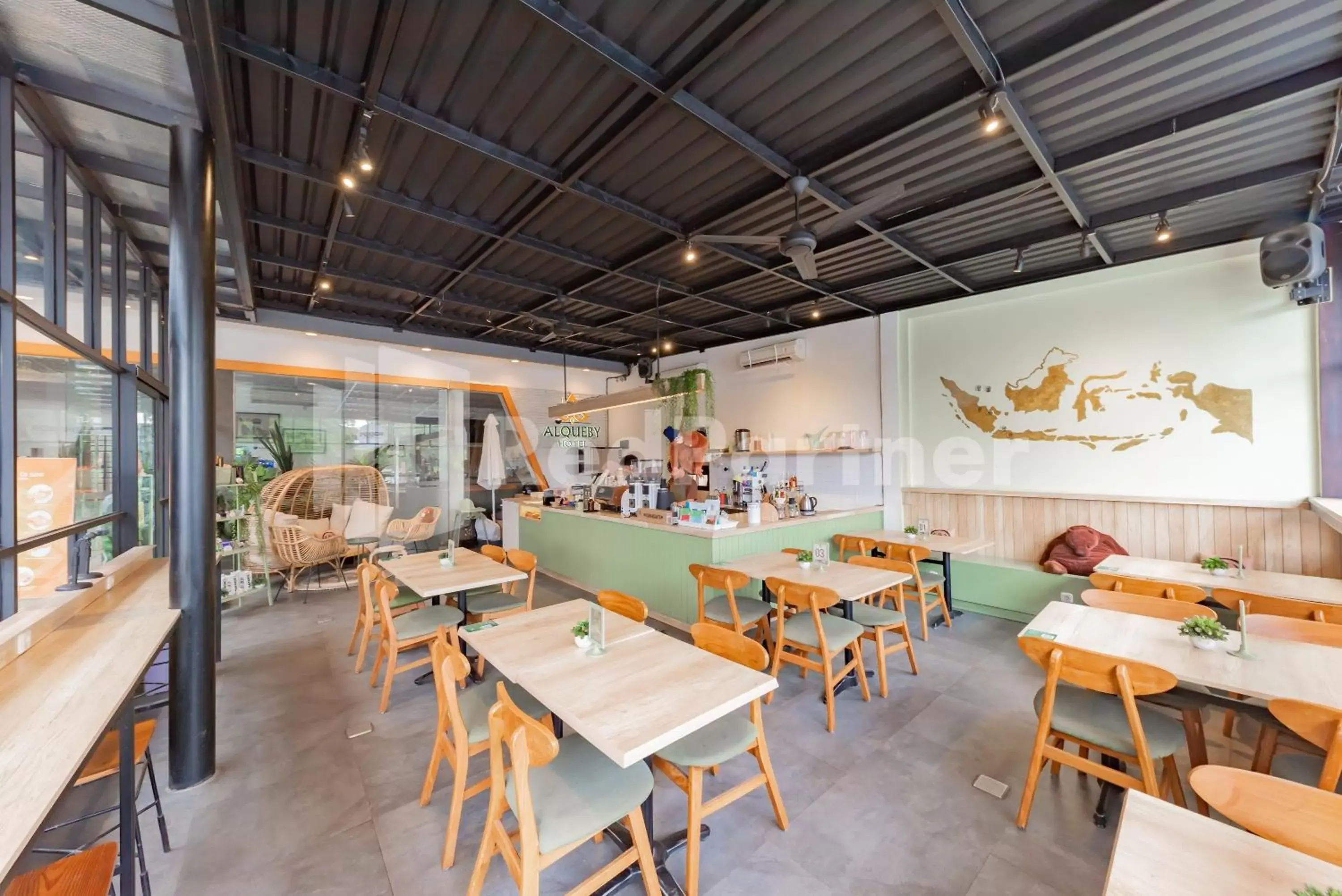 Restaurant/places to eat in Alqueby Hotel near Kiara Artha Park & Trans Studio Mall Mitra RedDoorz Restaurant/places to eat in Alqueby Hotel near Kiara Artha Park & Trans Studio Mall Mitra RedDoorz