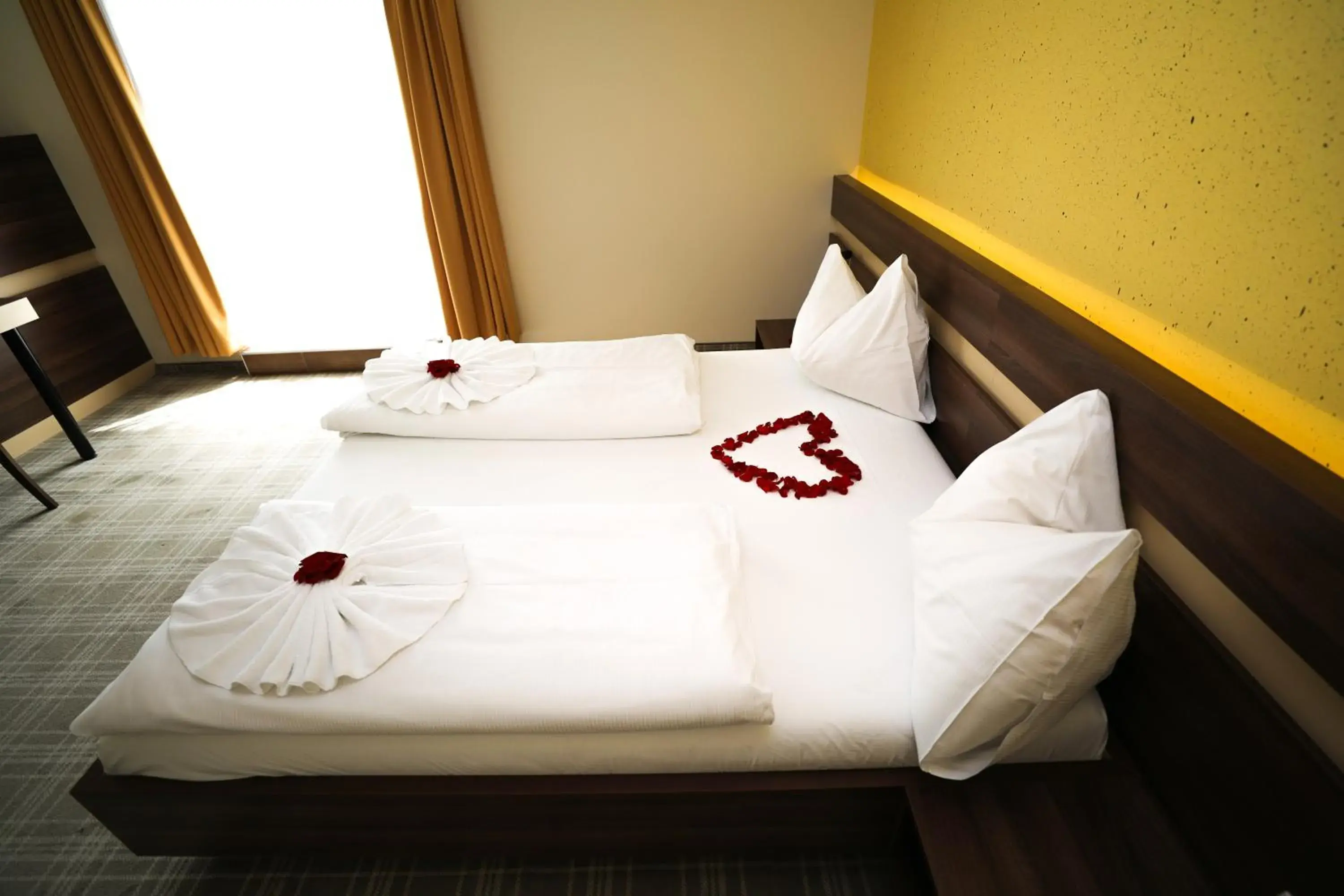 Bed in Primus Hotel & Apartments