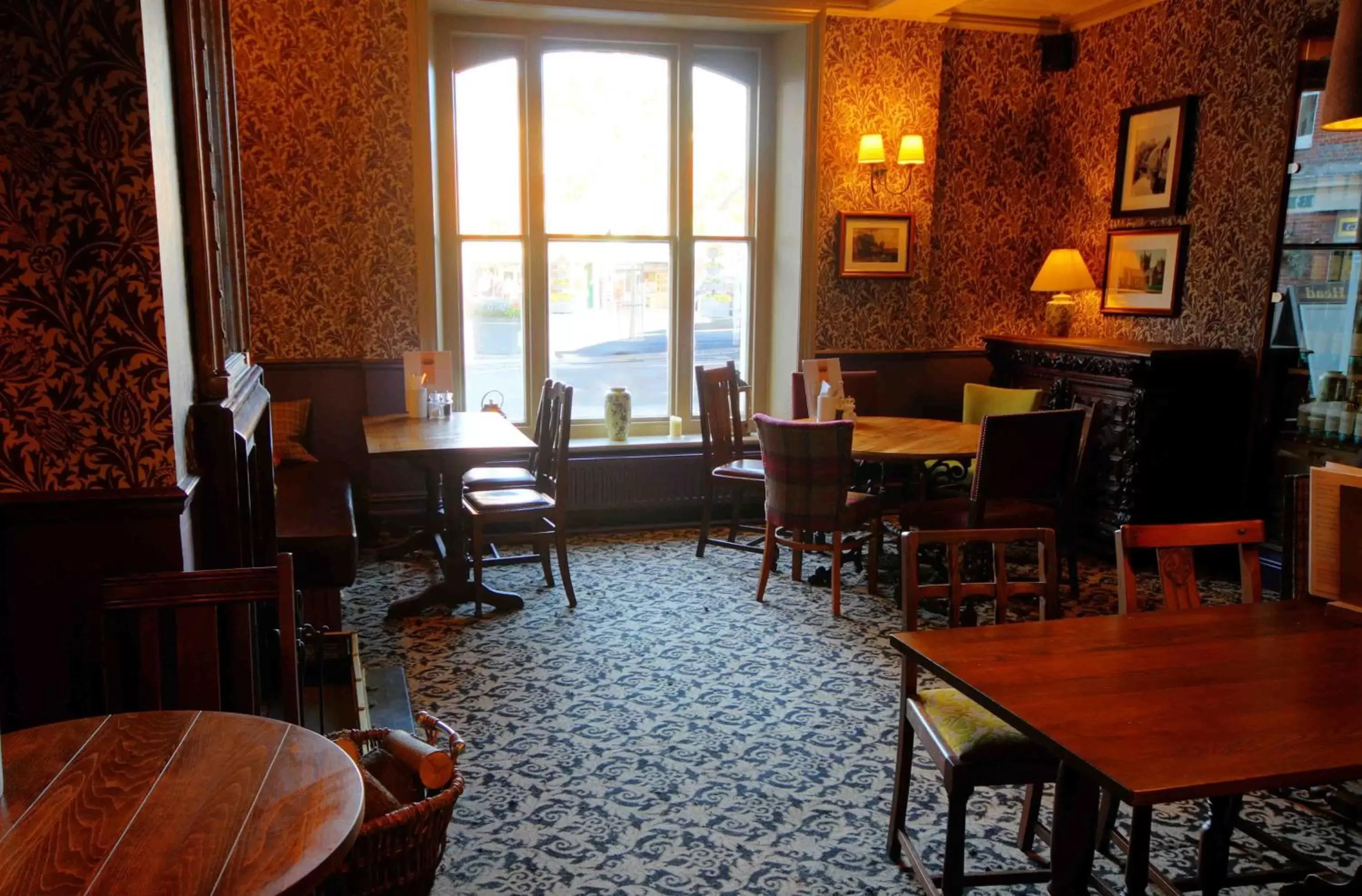 Restaurant/Places to Eat in King's Head Hotel By Greene King Inns