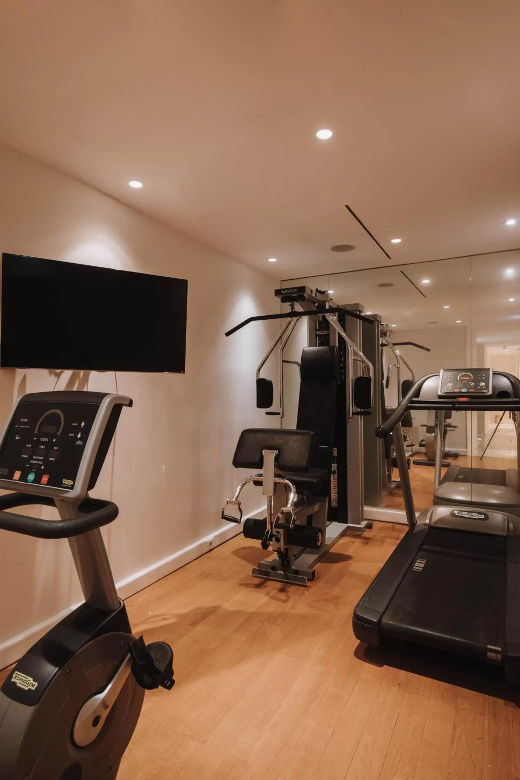 Fitness centre/facilities, Fitness Center/Facilities in Hotel De Sers Champs Elysees
