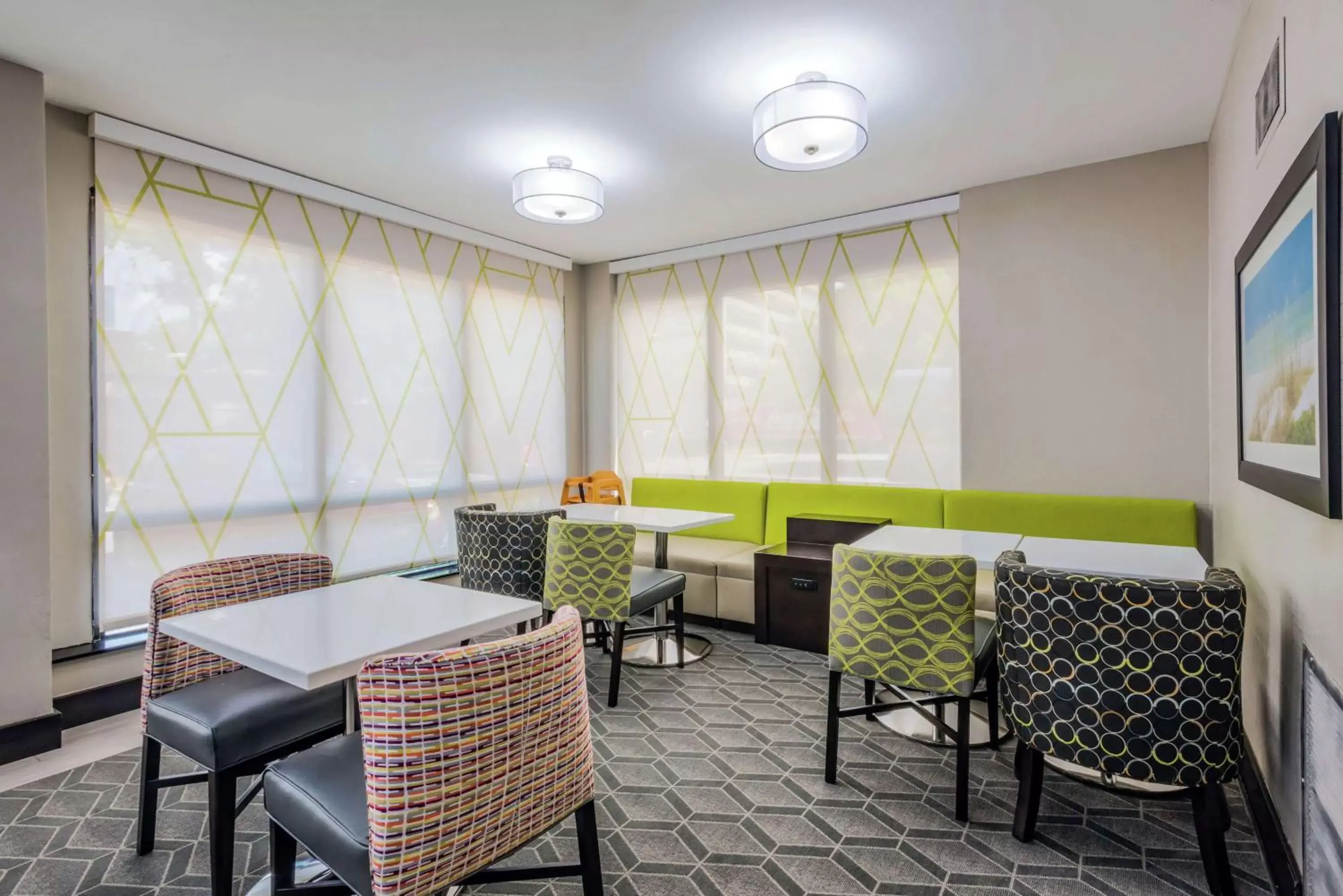 Lobby or reception, Restaurant/Places to Eat in Hampton Inn Tampa International Airport/Westshore