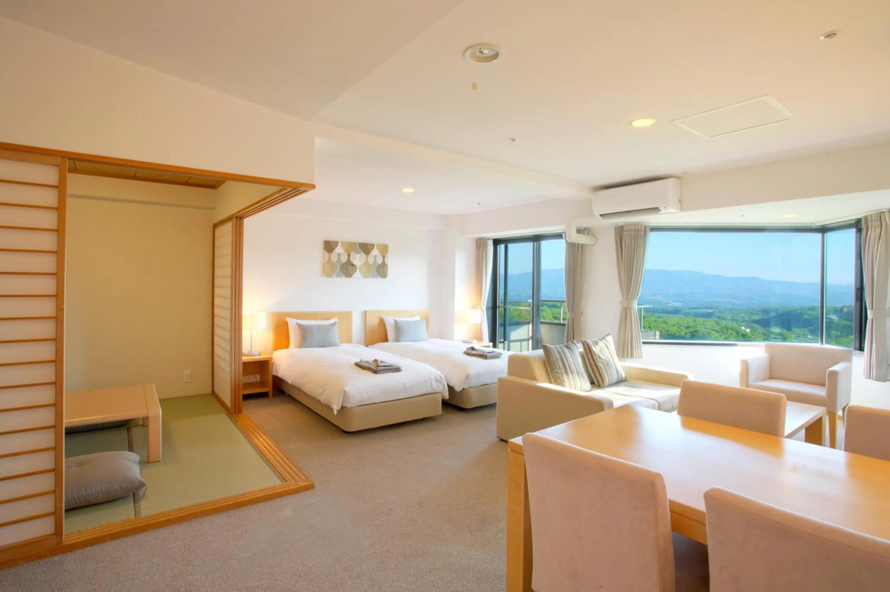 Single Studio with Tatami Area (4 Adults) in One Niseko Resort Towers