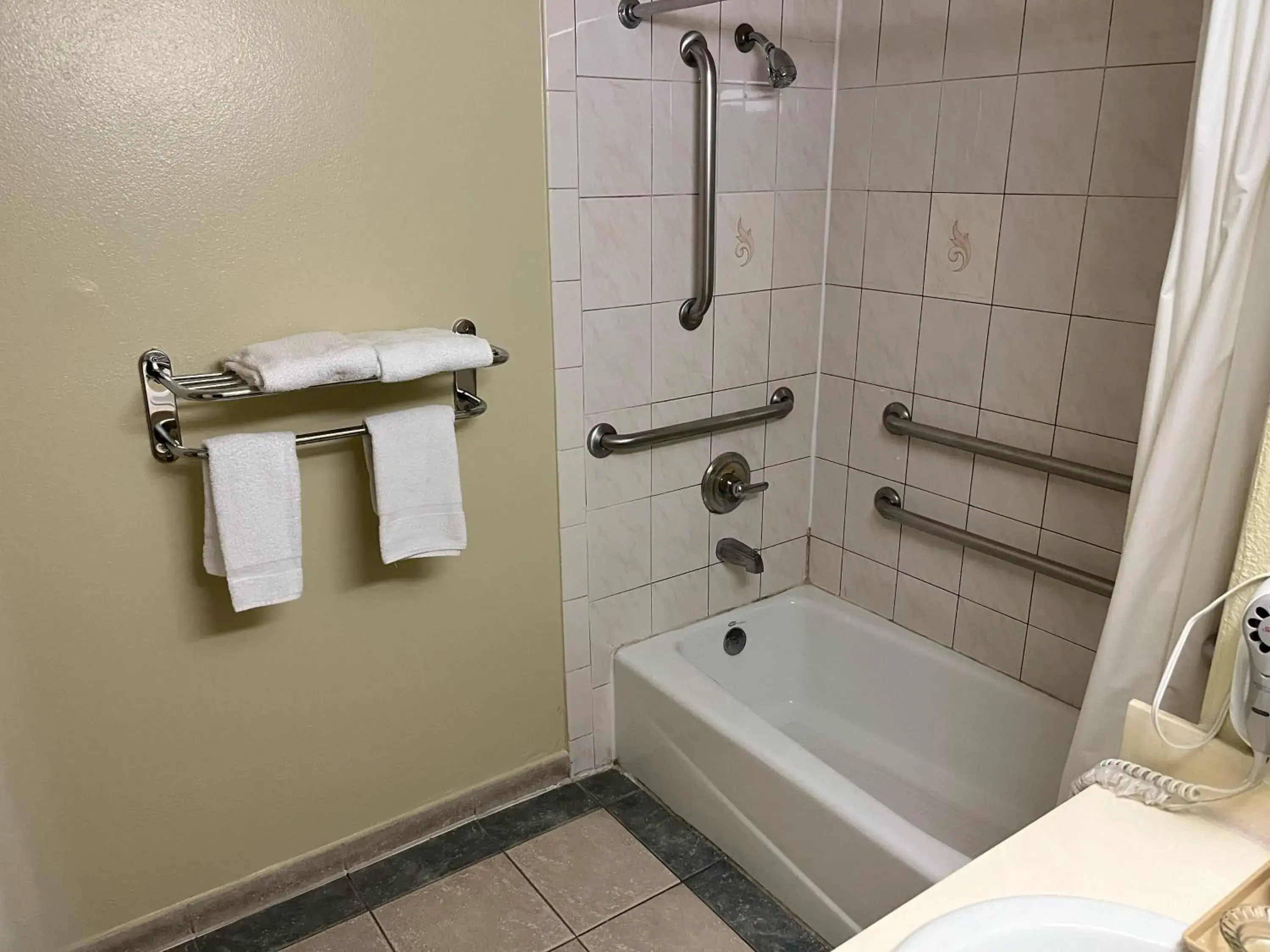 King Room - single occupancy - Disability Access in Rivera Inn & Suites Motel King Room - single occupancy - Disability Access in Rivera Inn & Suites Motel