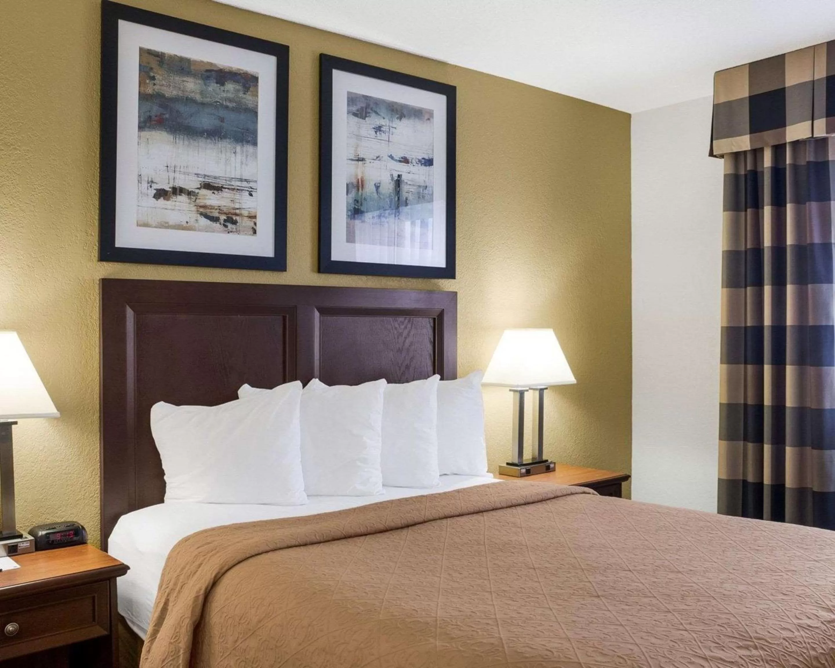 Photo of the whole room, Bed in Quality Inn Oacoma - Chamberlain