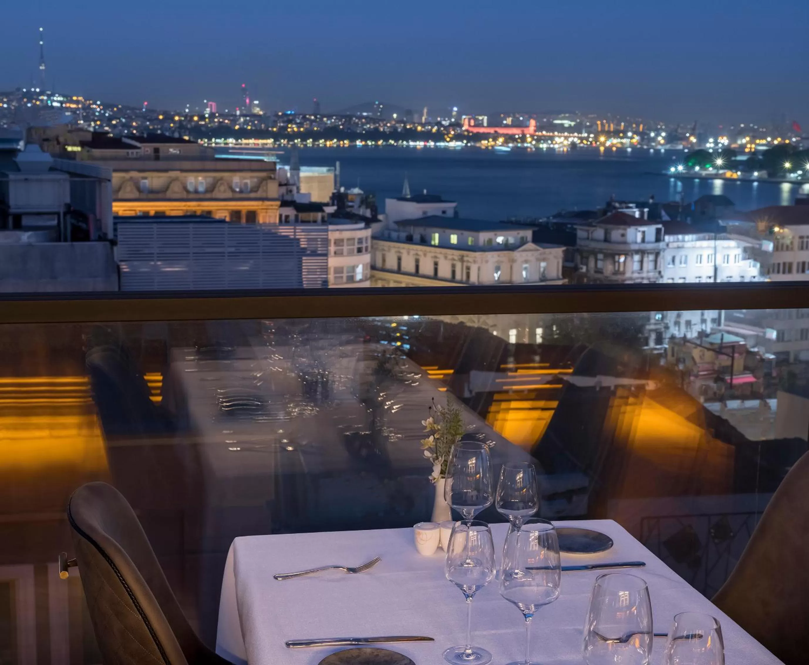 Restaurant/places to eat in Azzap Hotel Galata