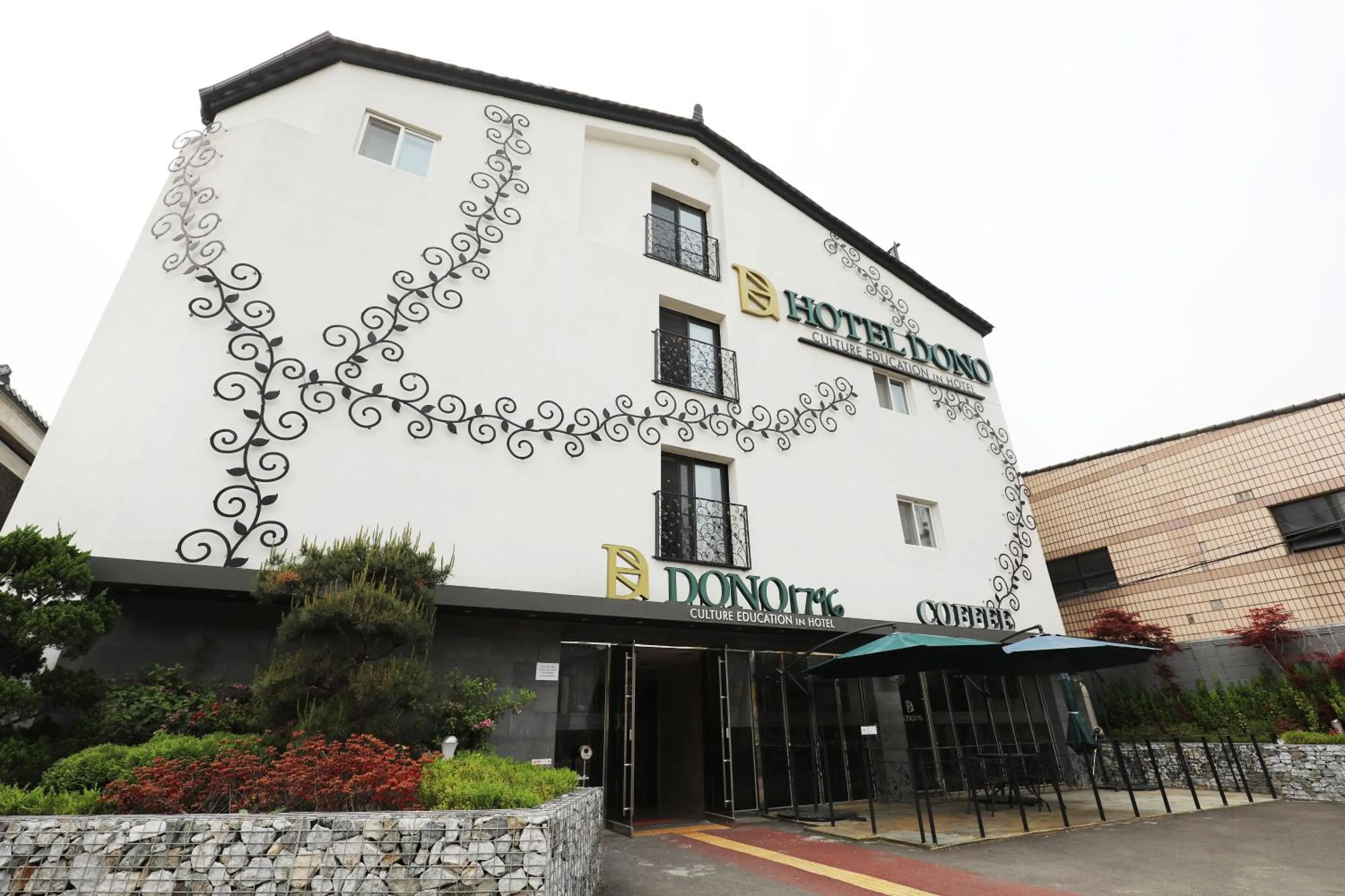 Property building in Suwon Dono1796 Hotel
