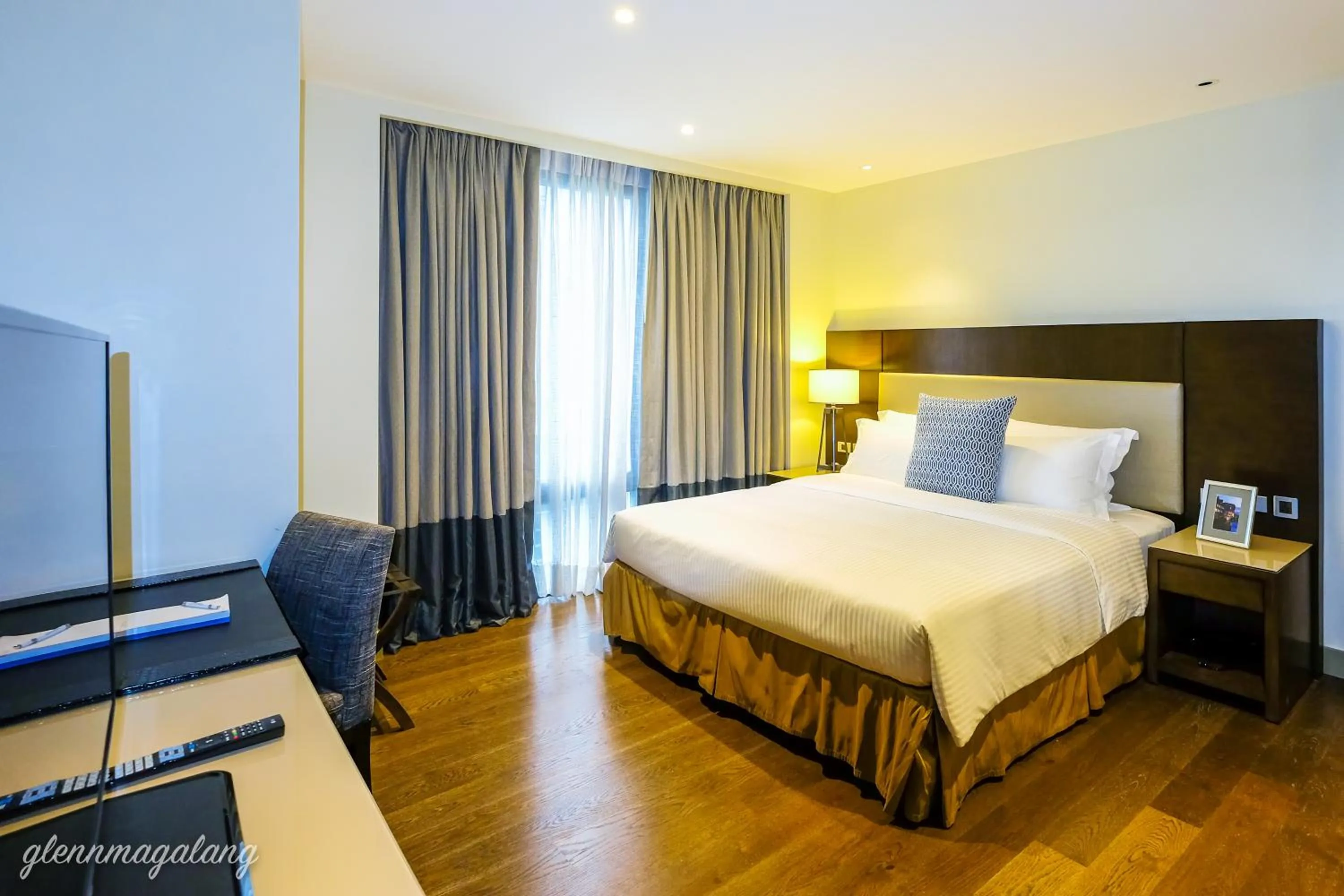 Day, Bed in Somerset Alabang Manila