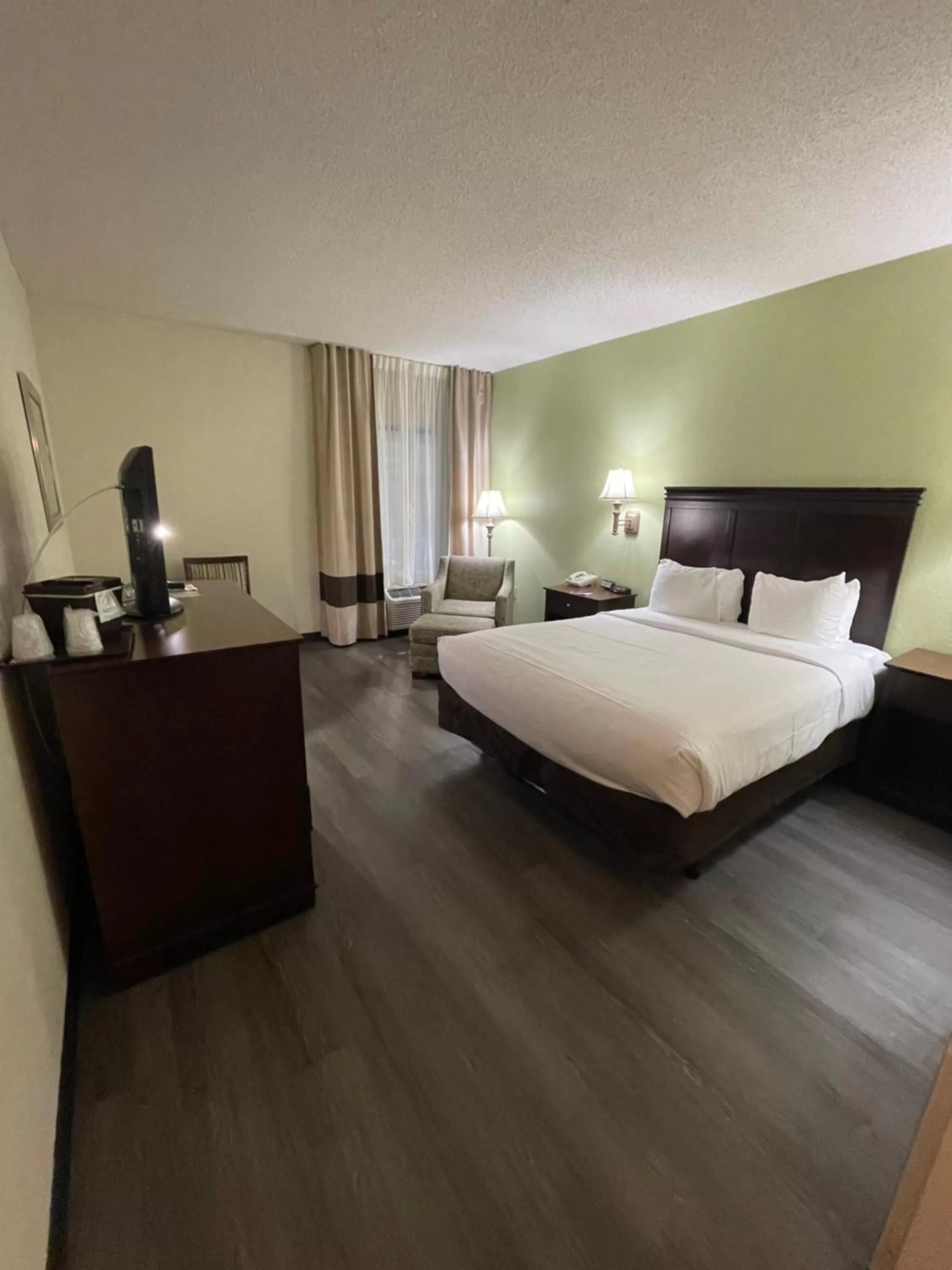 Bed in Comfort Inn Pinehurst - Southern Pines