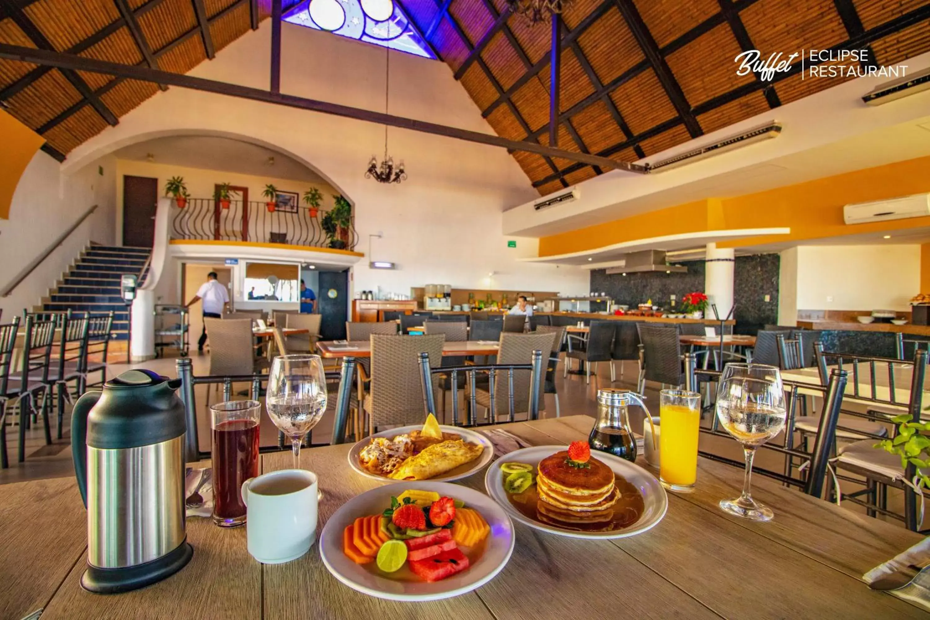 Buffet breakfast, Restaurant/Places to Eat in Luna Palace Buffet breakfast, Restaurant/Places to Eat in Luna Palace