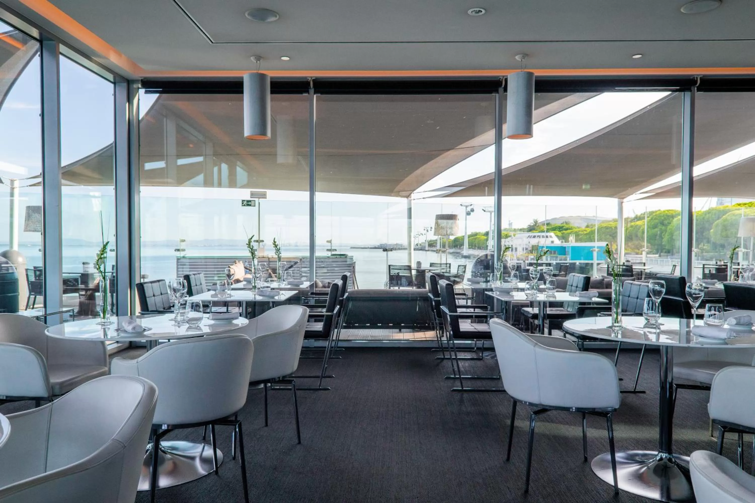 Restaurant/places to eat in MYRIAD by SANA Hotels