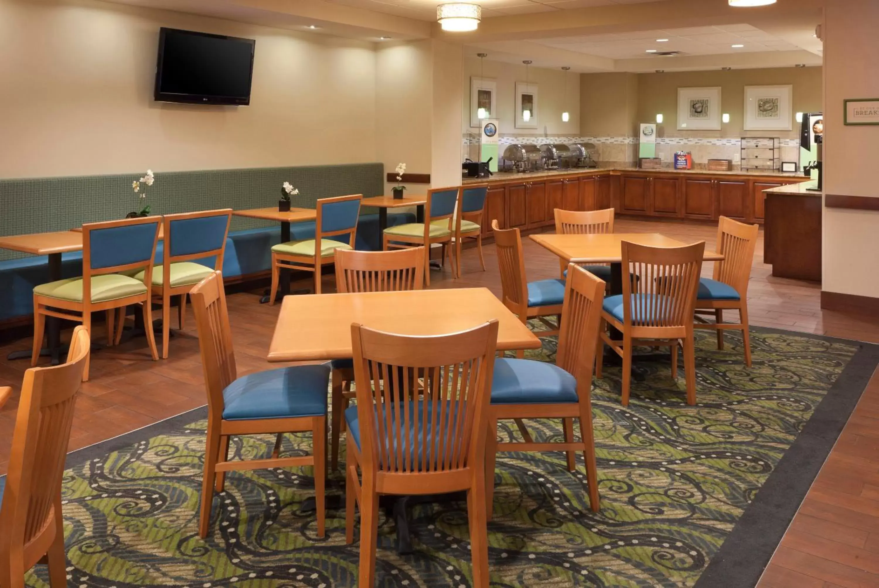 Restaurant/Places to Eat in Country Inn & Suites by Radisson, Virginia Beach (Oceanfront), VA