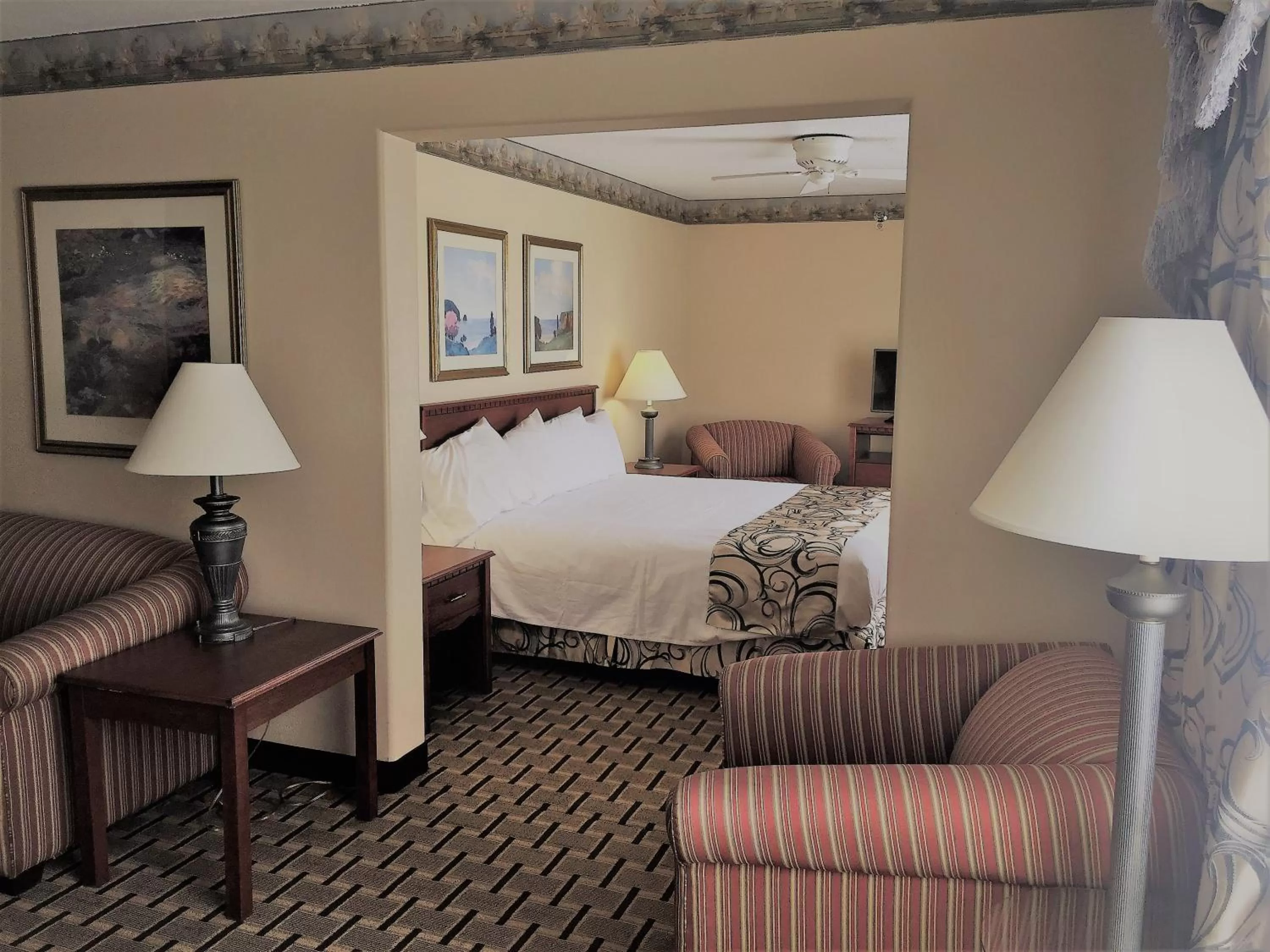 Bed in Baymont by Wyndham Waterford/Burlington WI