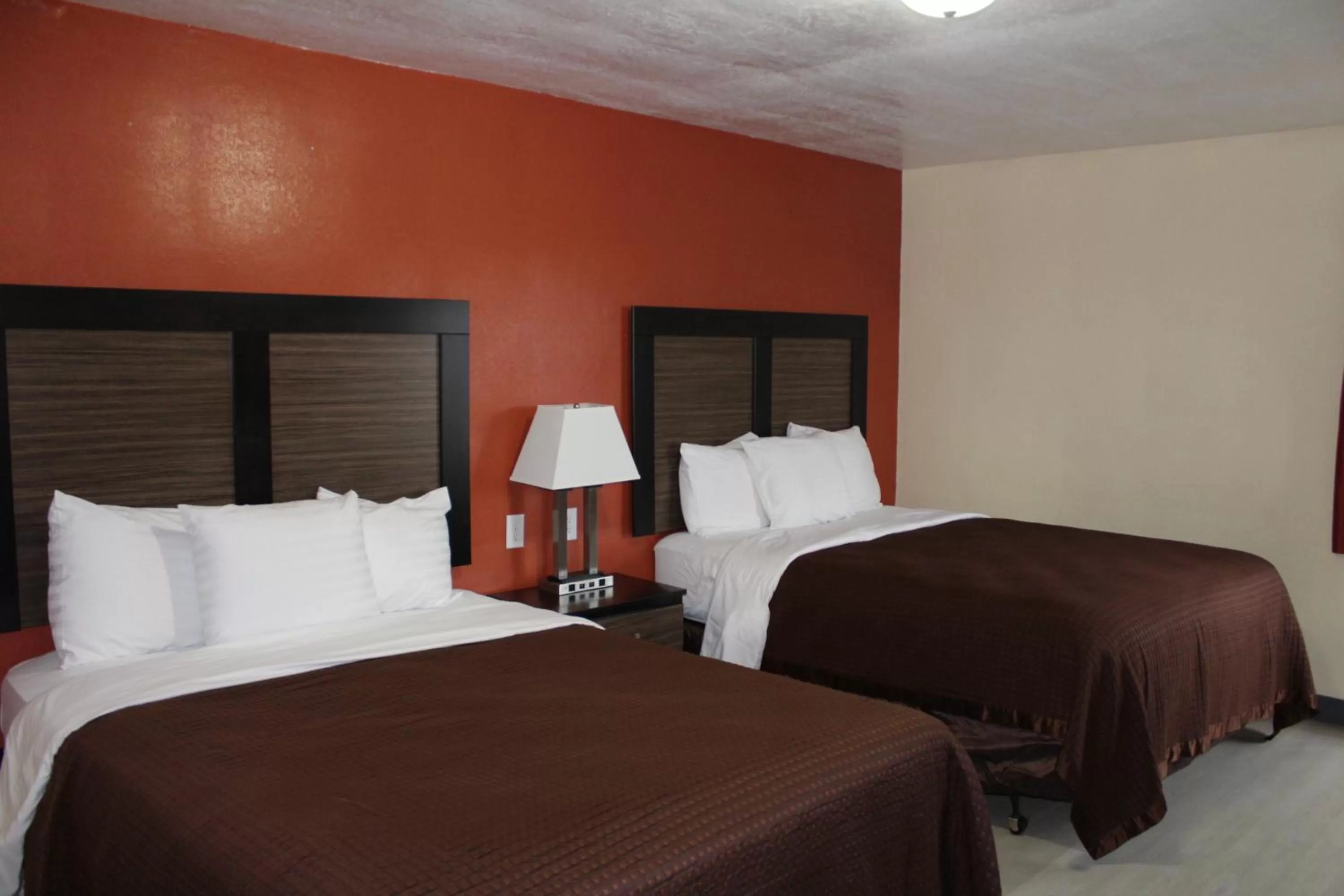 Bed in Rodeway Inn Medford South I-5