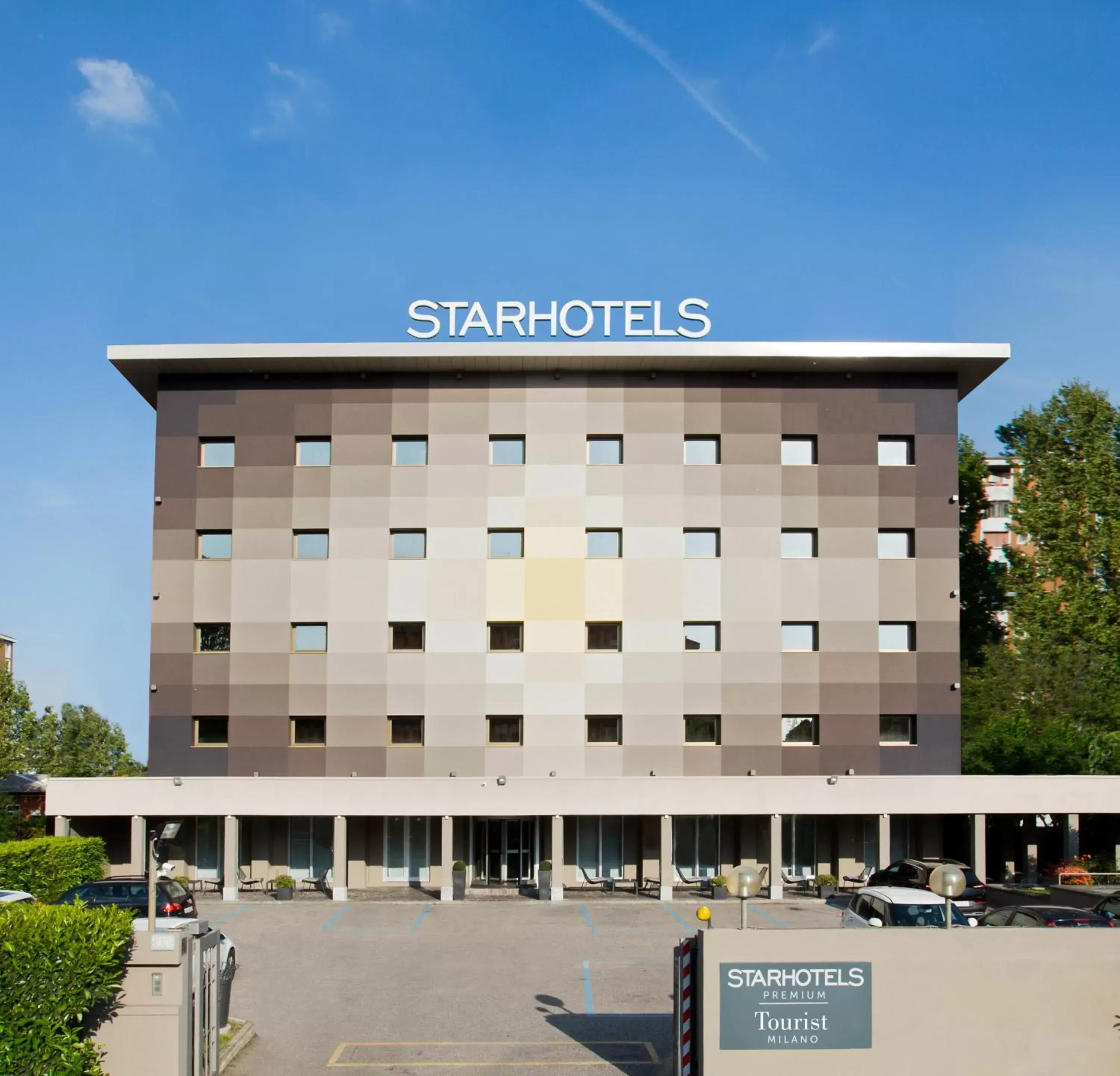 Facade/entrance, Property Building in Starhotels Tourist