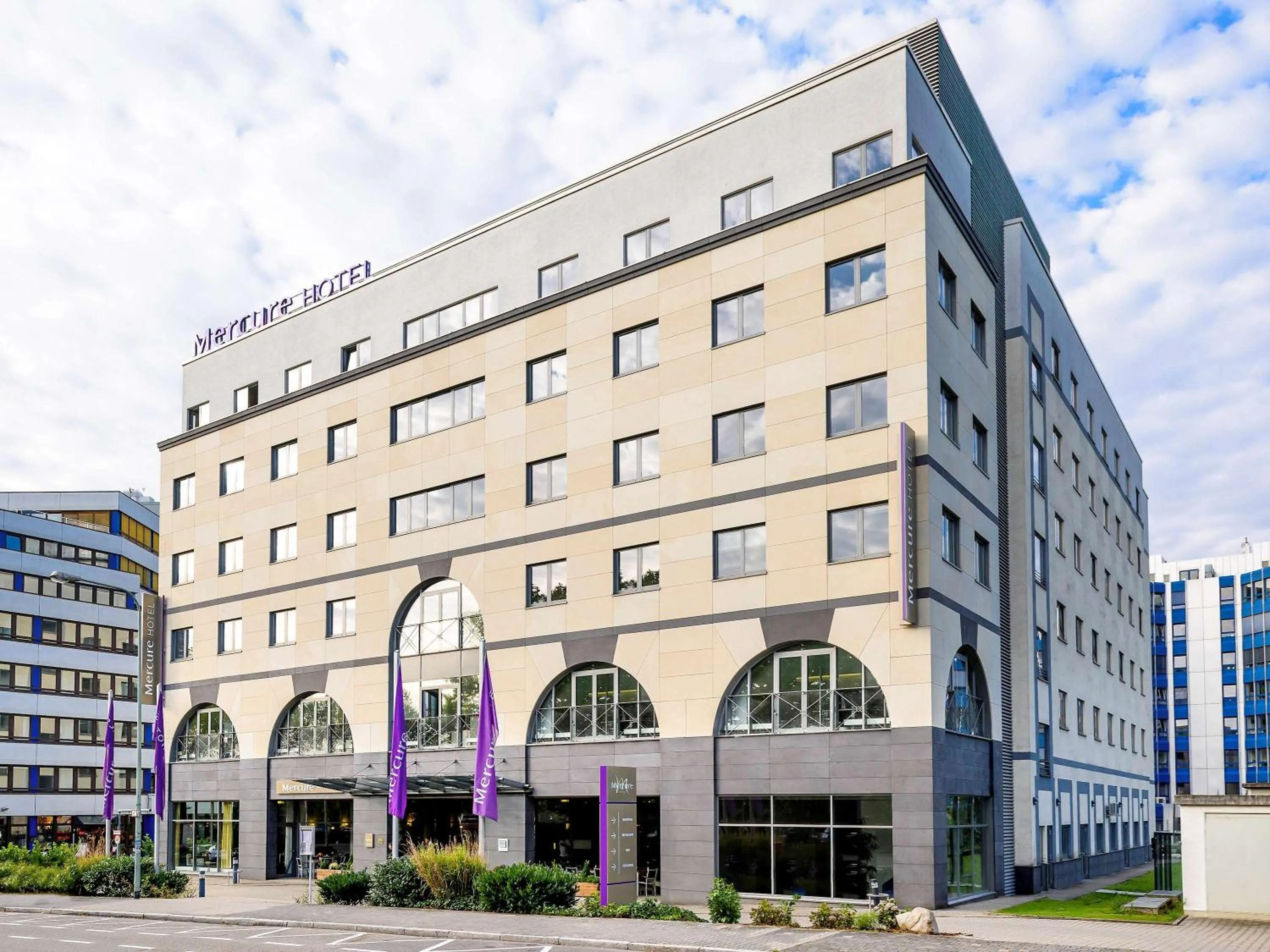Property building in Mercure Hotel Frankfurt Eschborn Süd