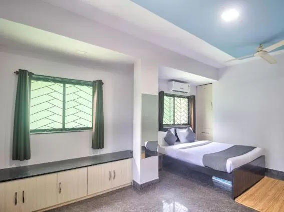 Bed in Calangute Beach Corner