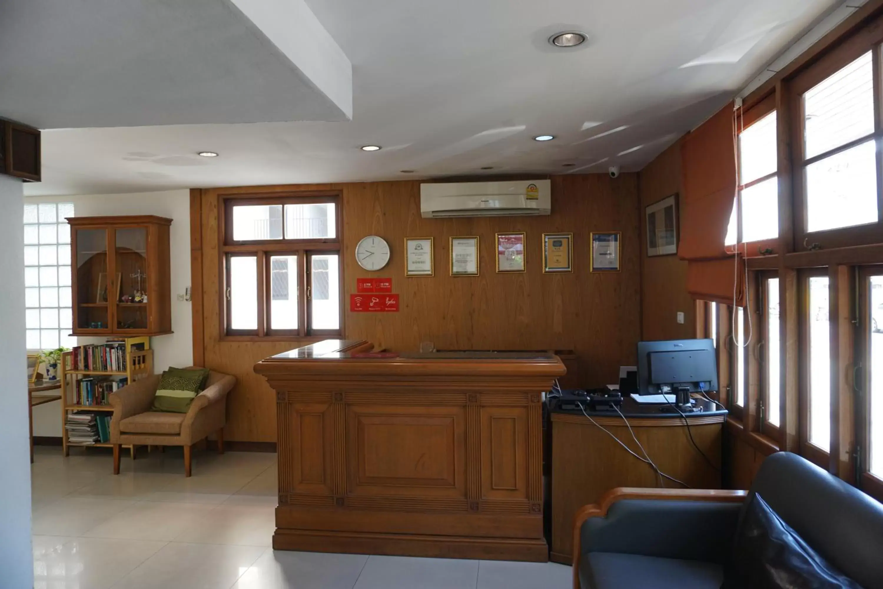 Lobby or reception in JL Bangkok Hotel Lobby or reception in JL Bangkok Hotel