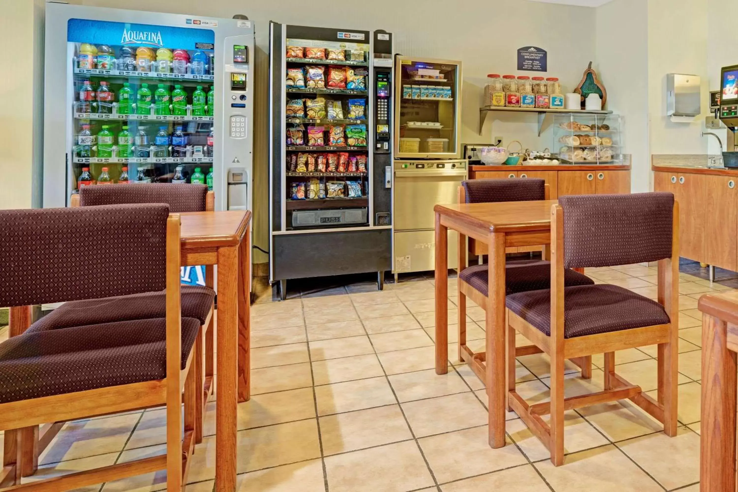 Restaurant/places to eat in Microtel Inn and Suites - Inver Grove Heights