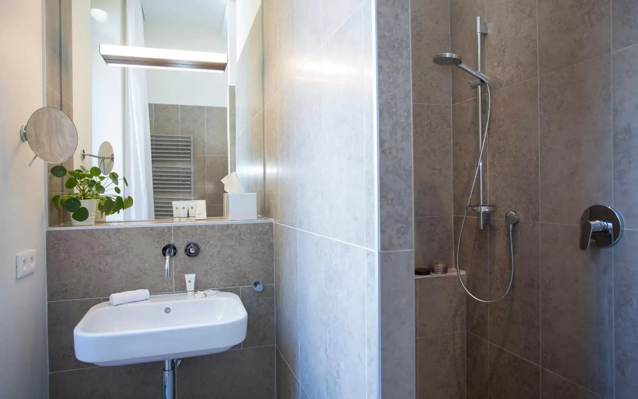 Toilet, Bathroom in Fourvière Hôtel