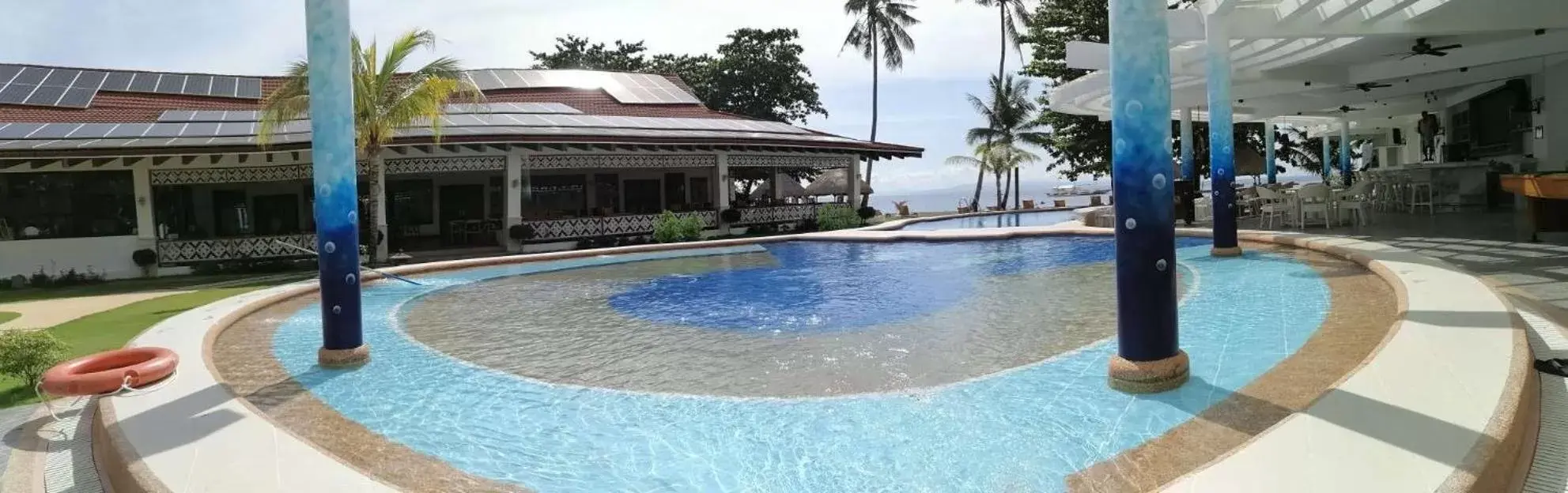 Swimming Pool in Pura Vida Beach & Dive Resort