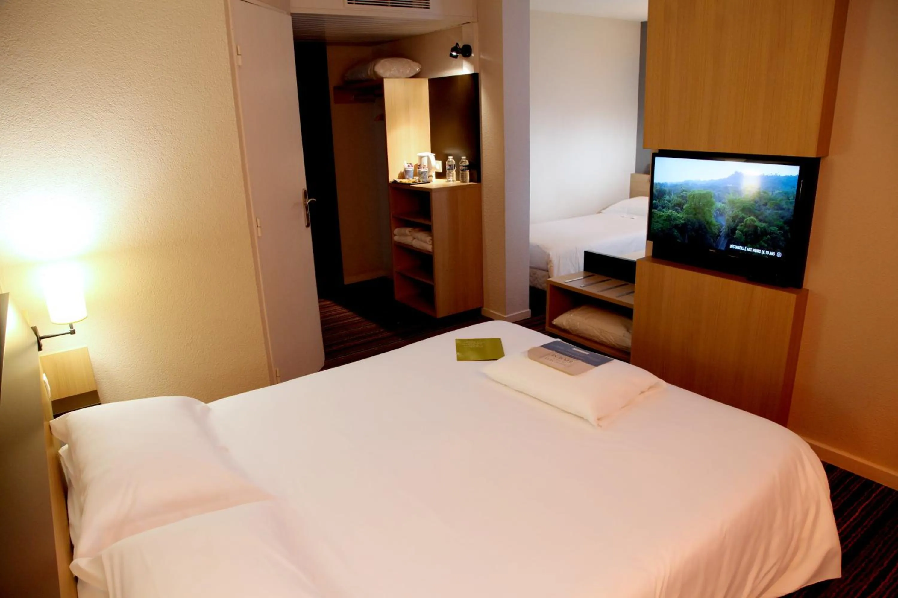 Photo of the whole room, Bed in Kyriad Tours Sud - Chambray Lès Tours