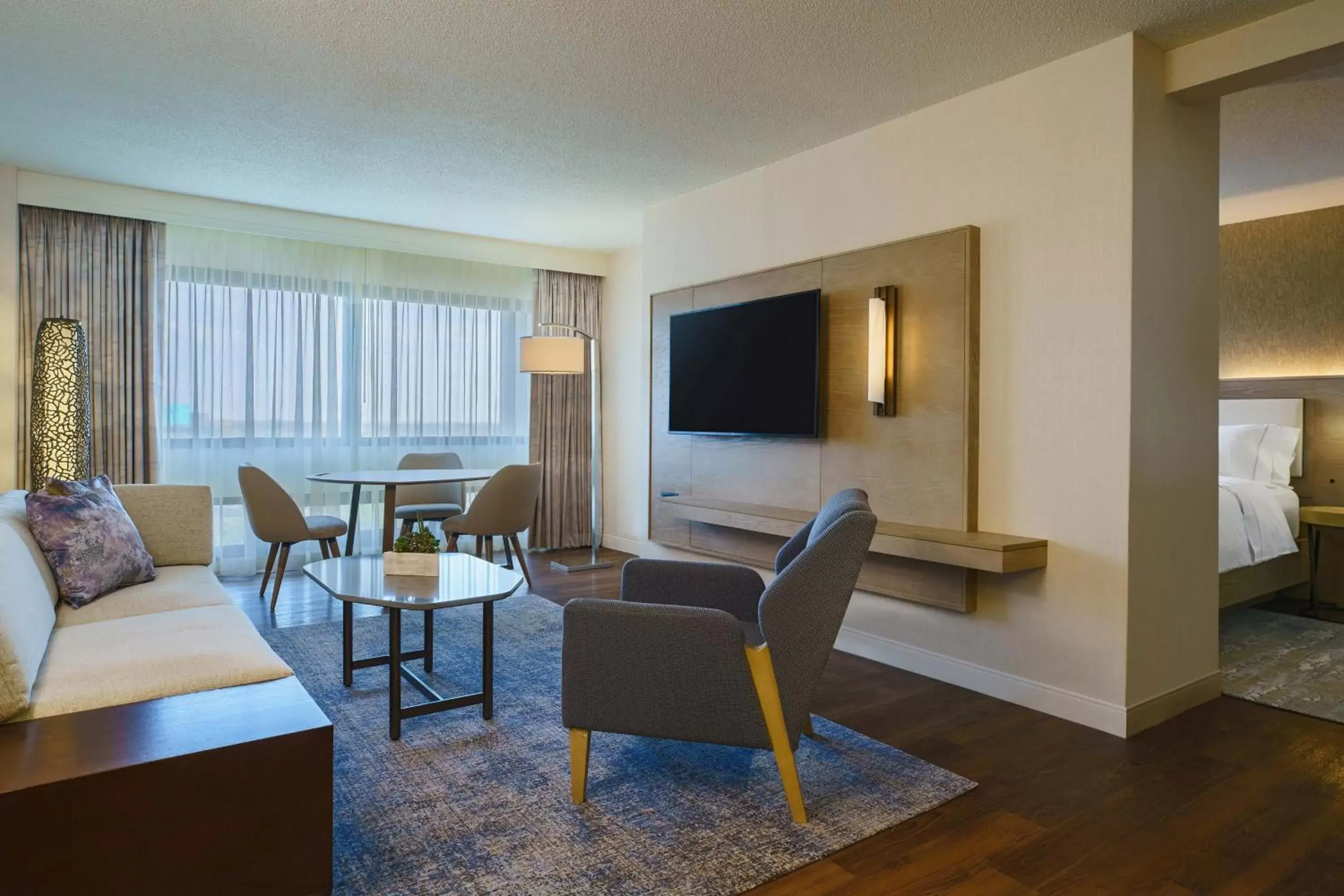 Bedroom, Seating Area in The Westin O'Hare