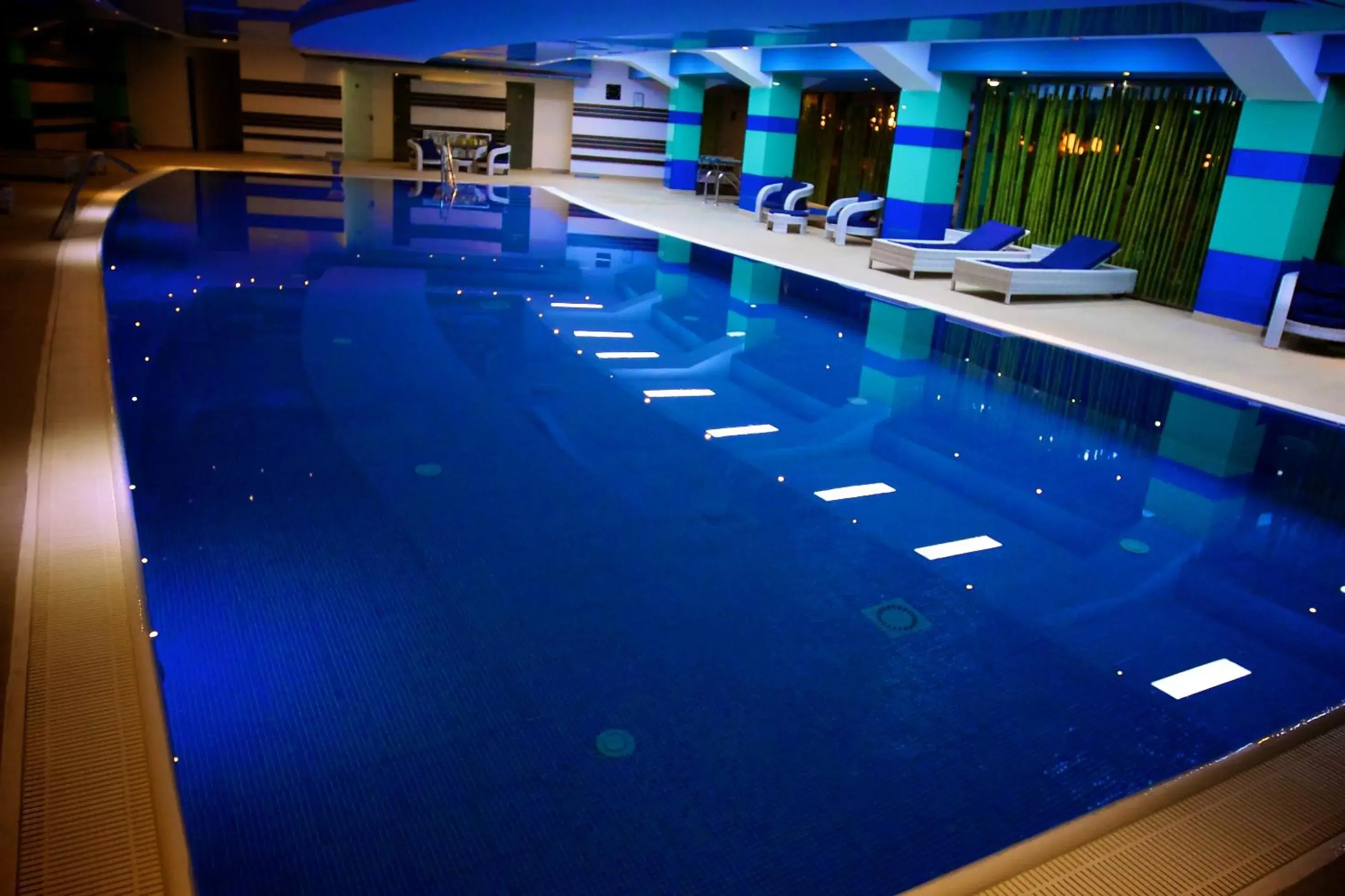 Spa and wellness centre/facilities, Swimming Pool in Hotel Delta 4