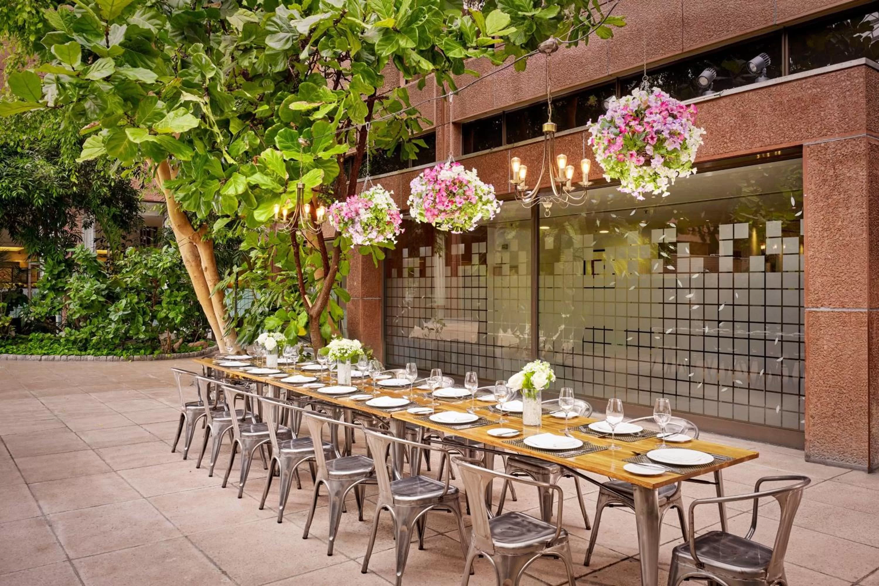 Meeting/conference room in Sheraton Skyline Hotel London Heathrow