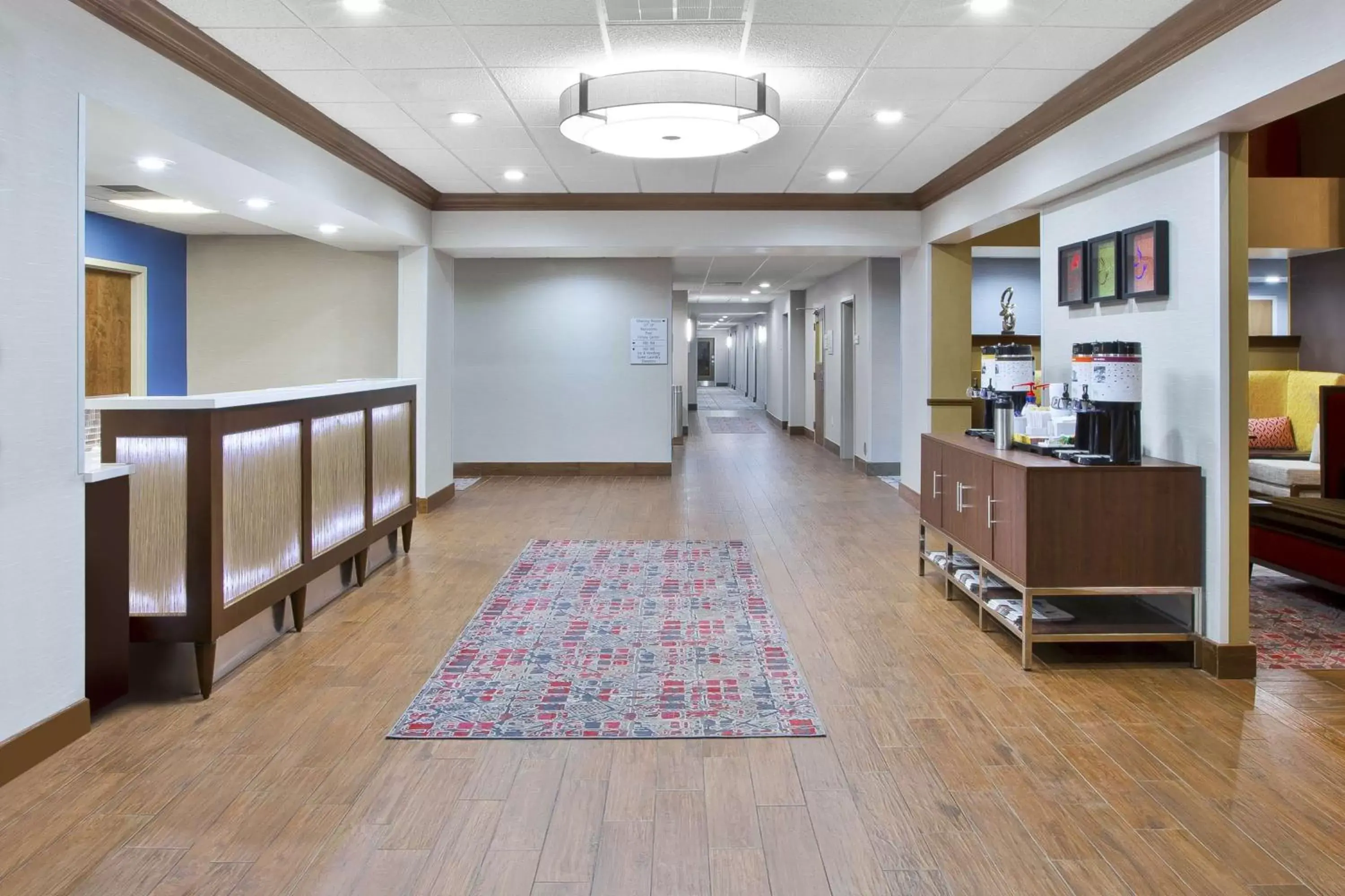 Dining area in Hampton Inn & Suites Springboro