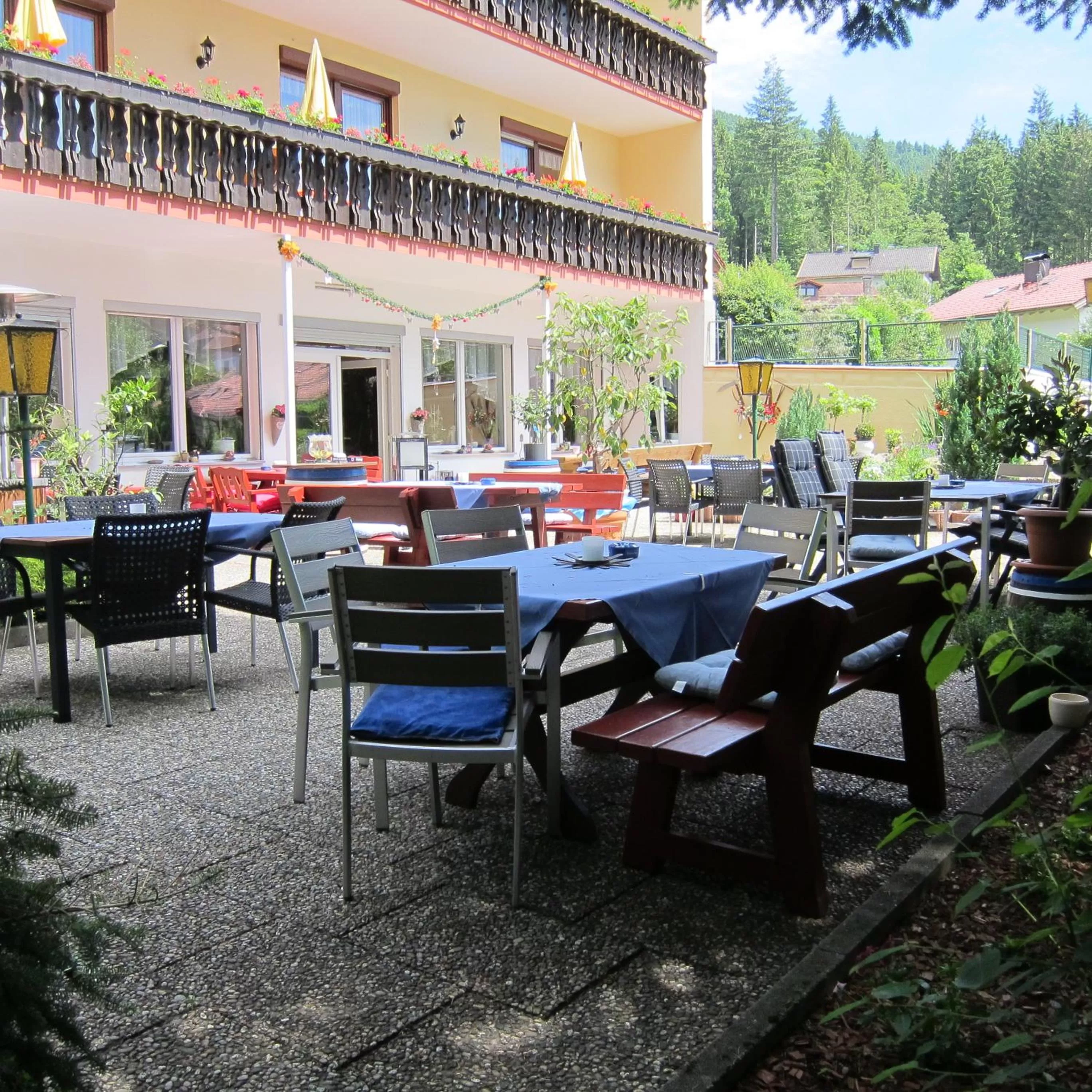 Seating area, Restaurant/Places to Eat in Hotel Sonnleitn