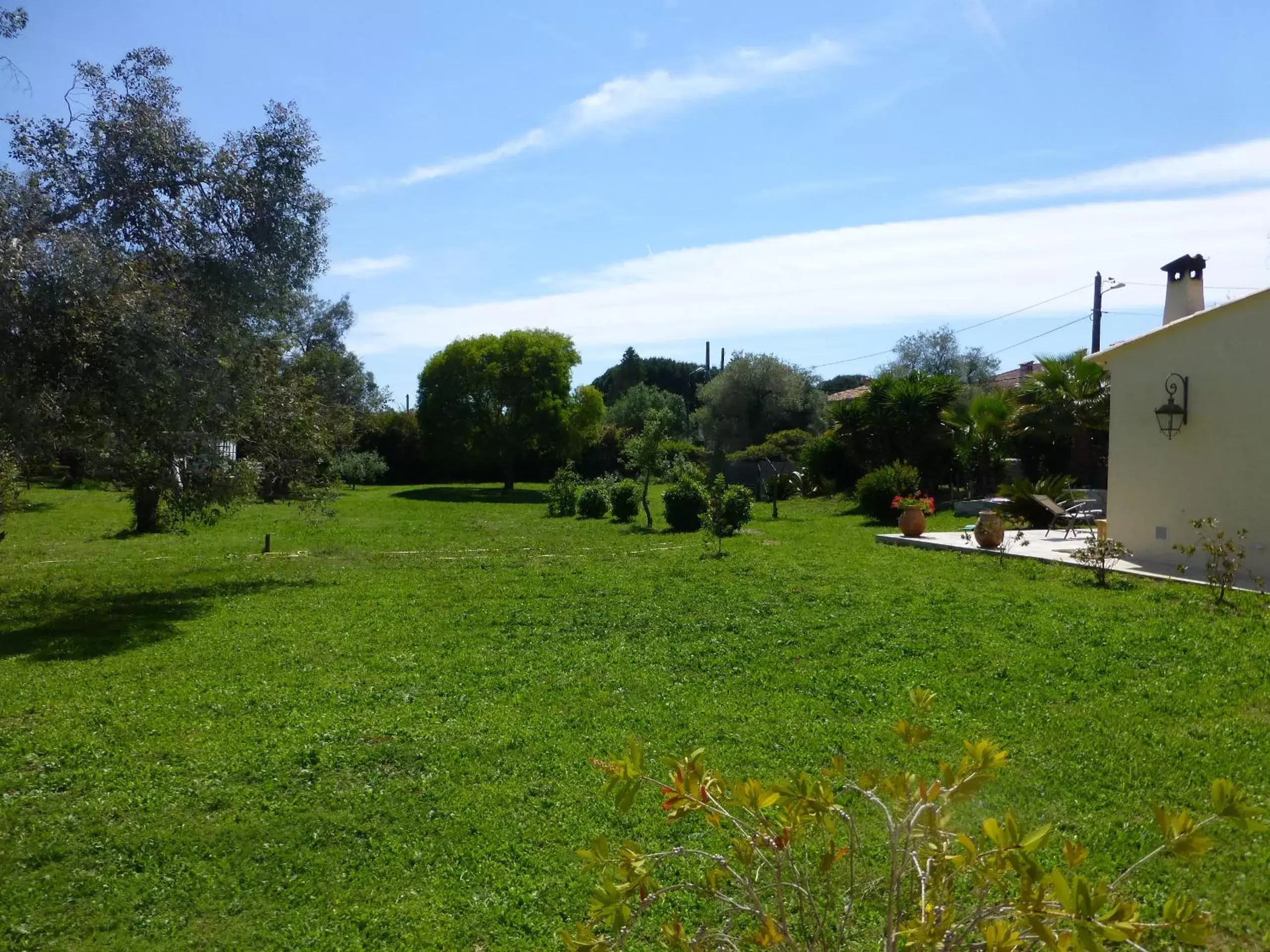 View (from property/room), Garden in Chambre d'hôtes "La Bastide des Eucalyptus"