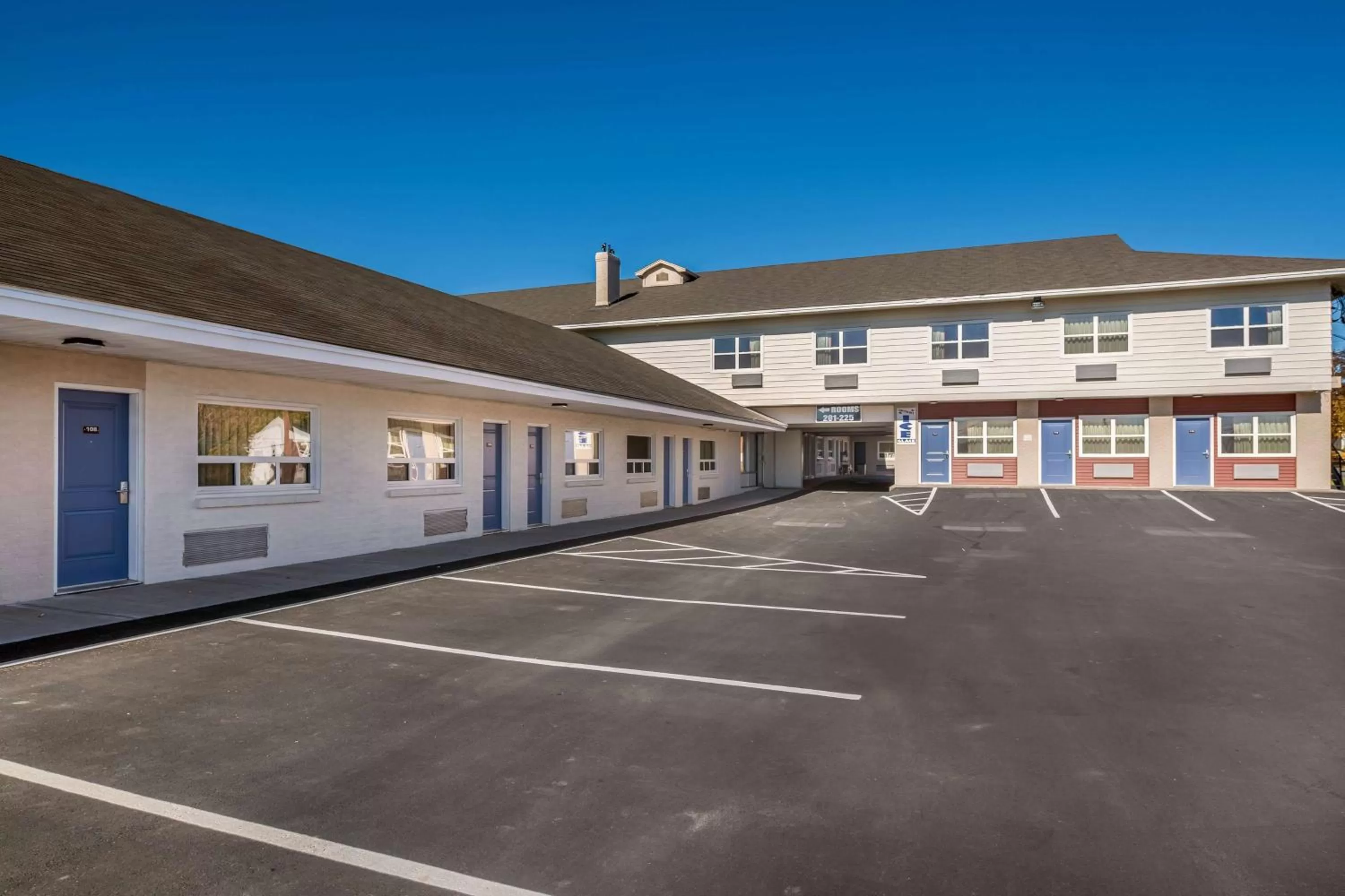 Property building in Motel 6-Moncton, NB