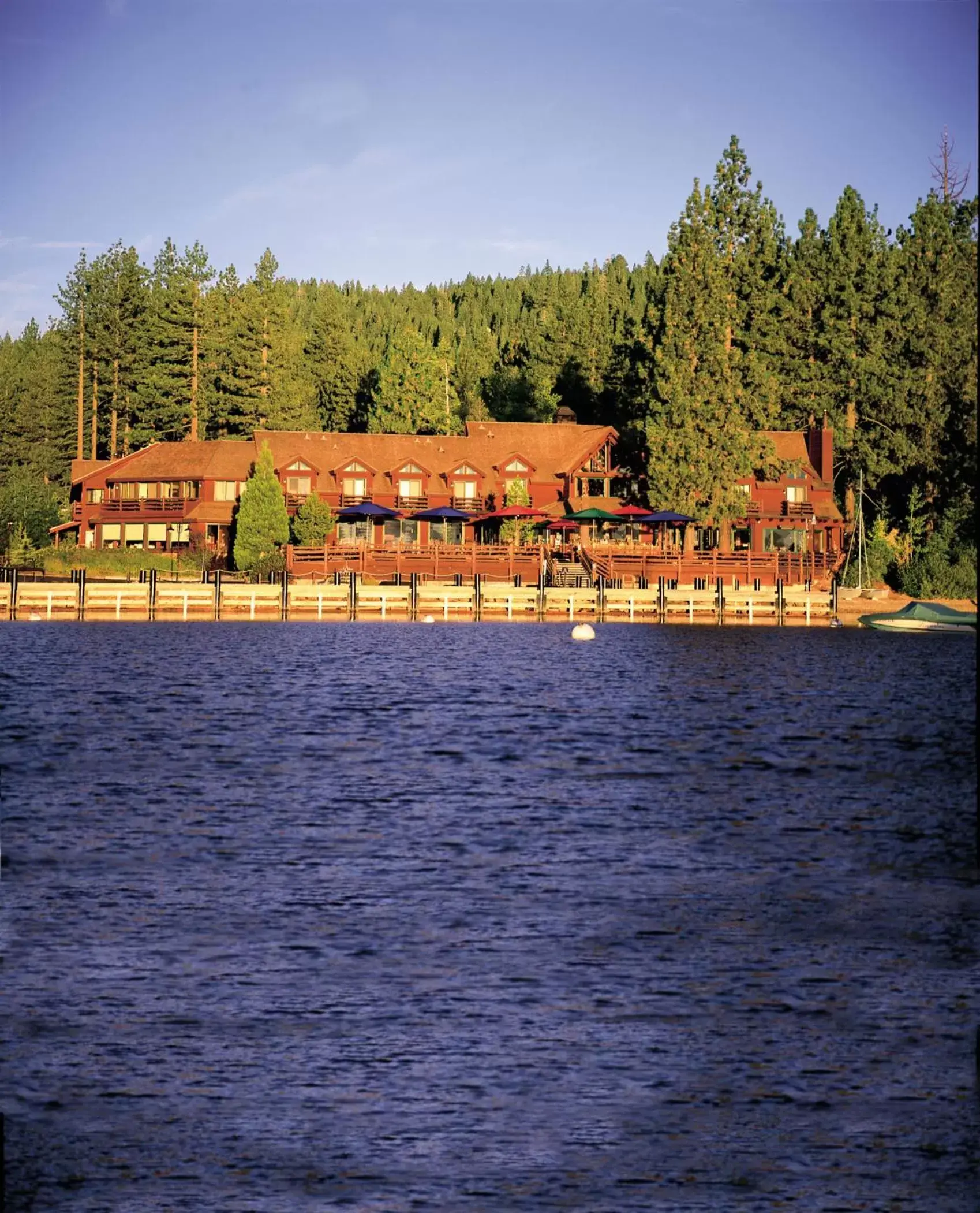 Facade/entrance in Sunnyside Resort and Lodge Facade/entrance in Sunnyside Resort and Lodge