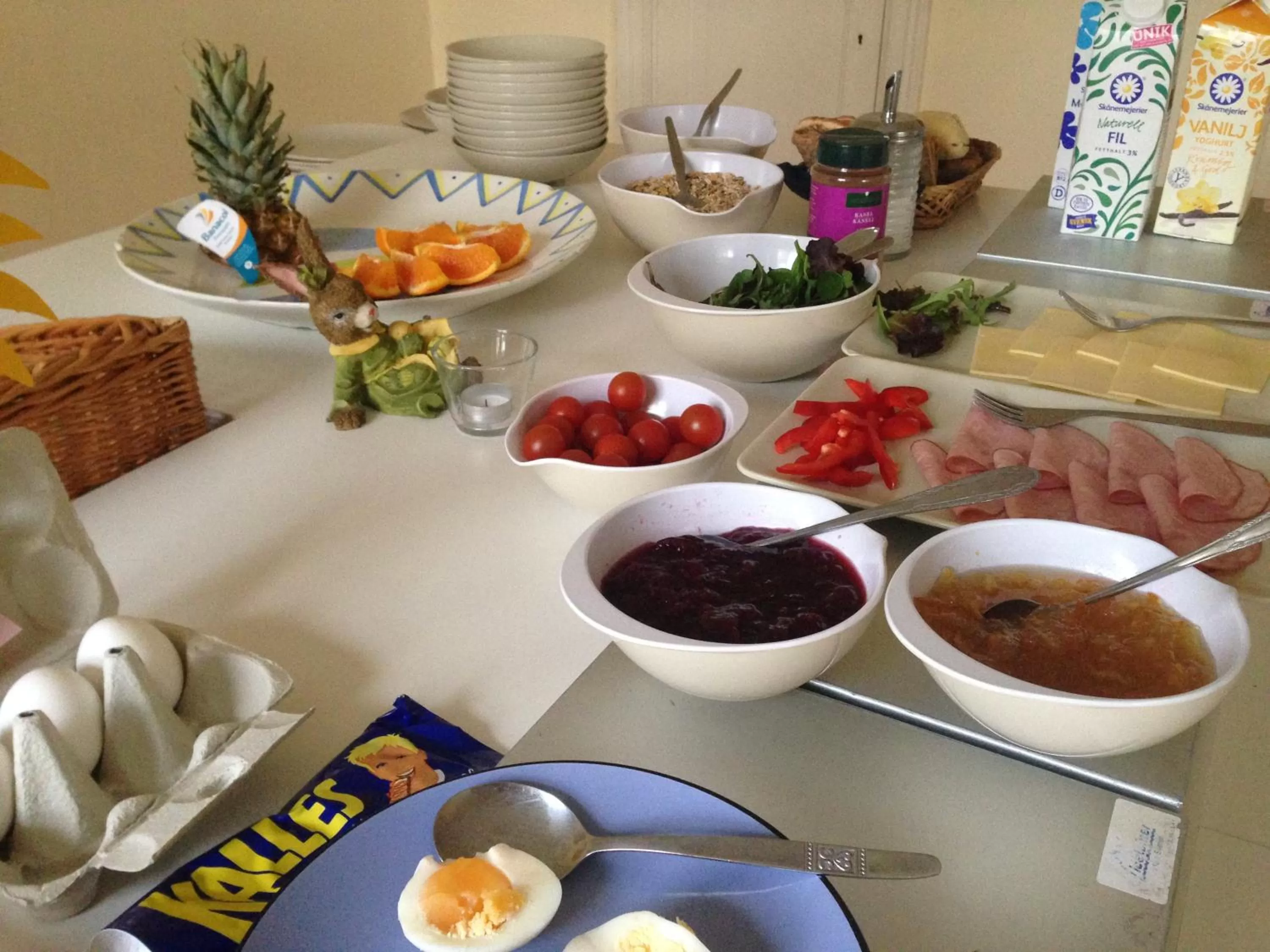 Buffet breakfast in Åhus B&B och Vandrarhem