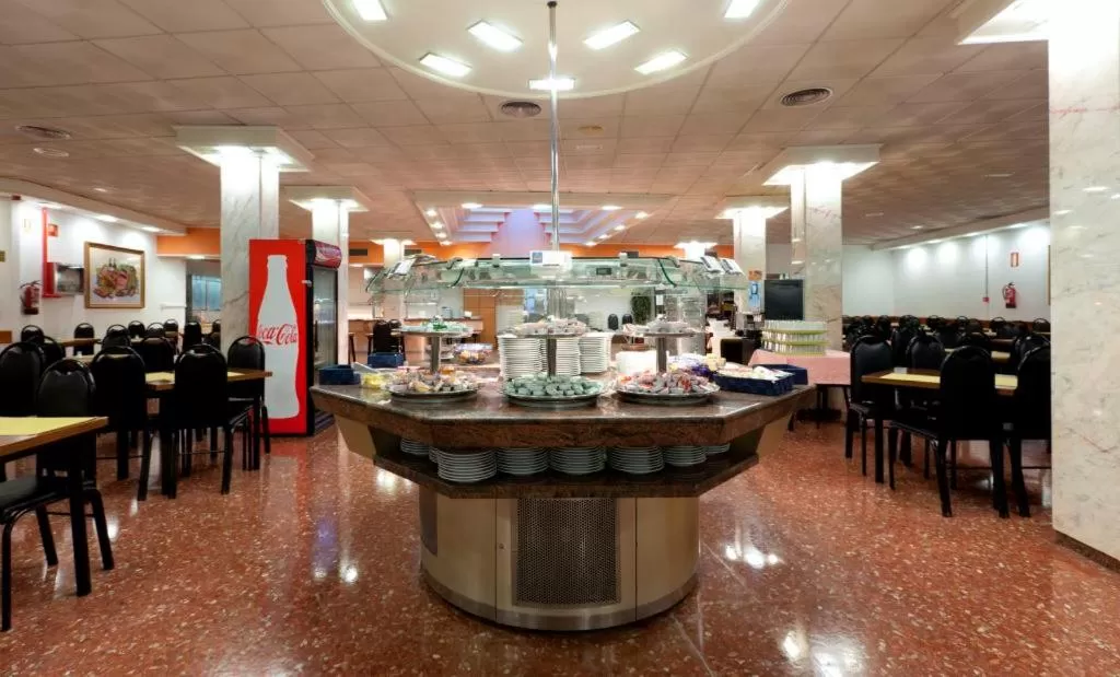 Restaurant/places to eat in Hotel Cabana