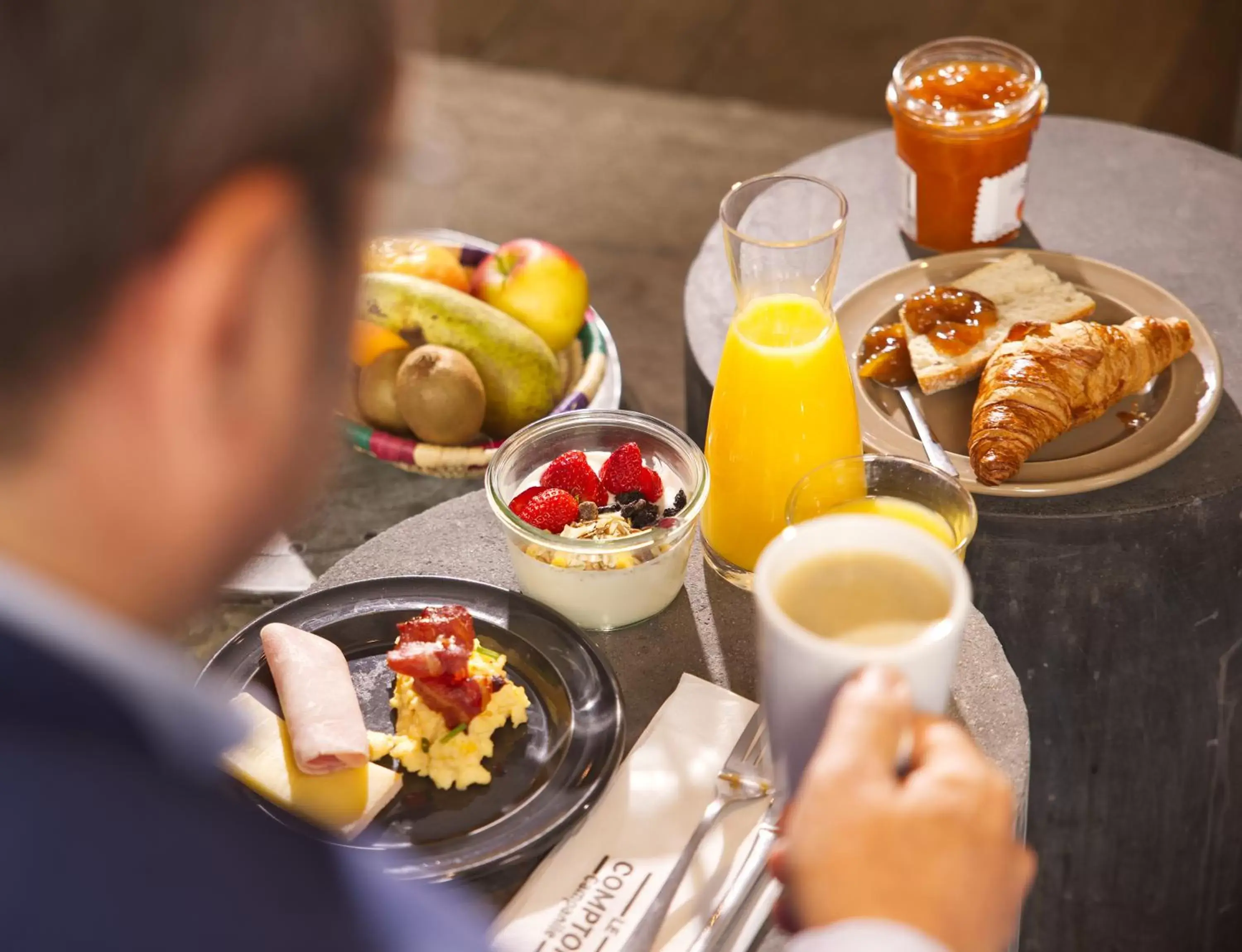 Breakfast in Campanile Nancy Centre - Gare