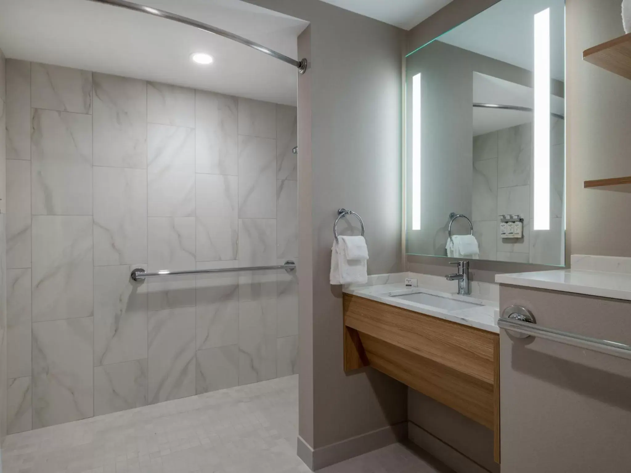 Bathroom in Staybridge Suites Chicago O'Hare - Rosemont, an IHG Hotel