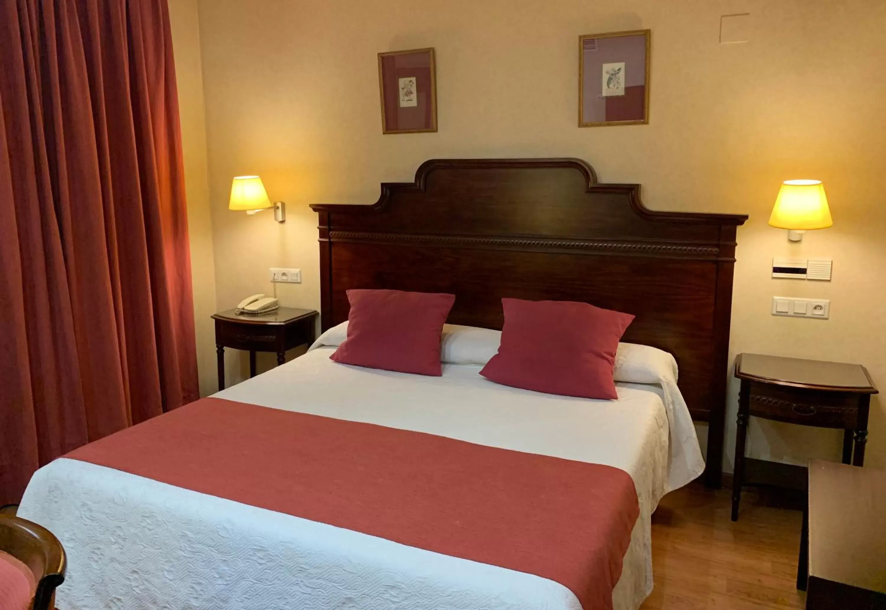 Bed in Hotel Santo Domingo Lucena