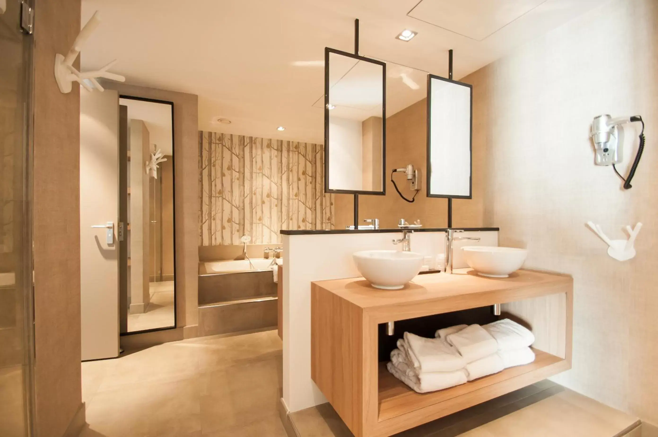 Bathroom in Van der Valk Hotel Apeldoorn - de Cantharel