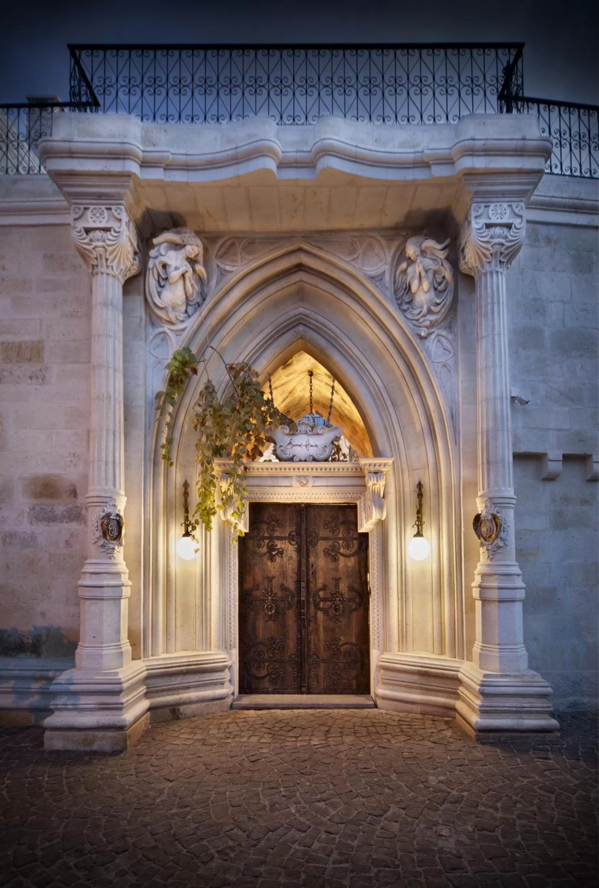 Facade/entrance in Sacred House
