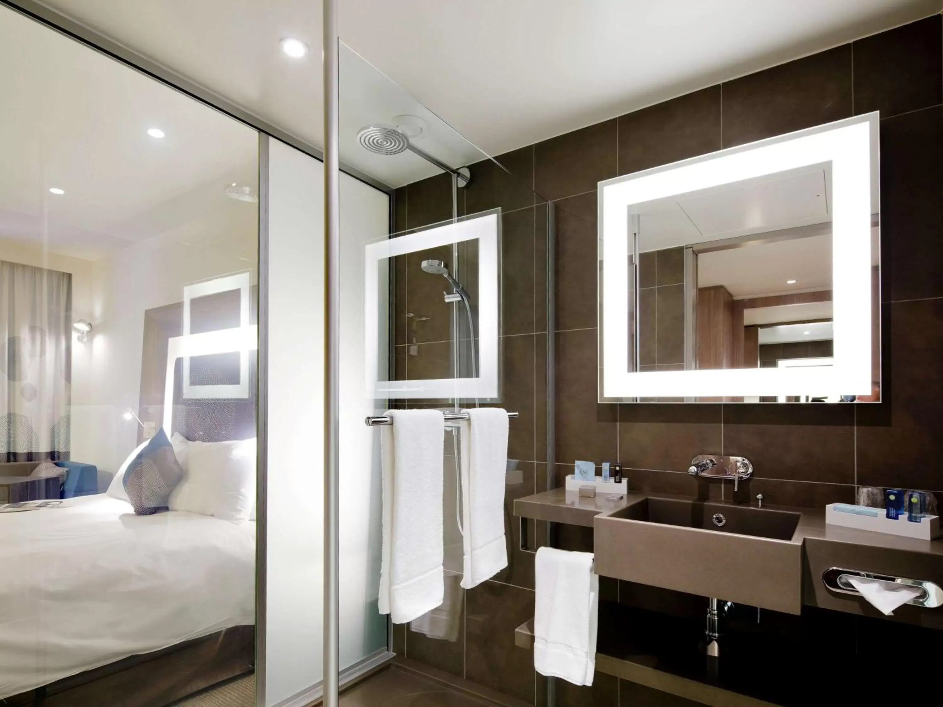 Photo of the whole room, Bathroom in Novotel London Tower Bridge