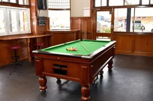 Alcoholic drinks, Billiards in Castlereagh Hotel