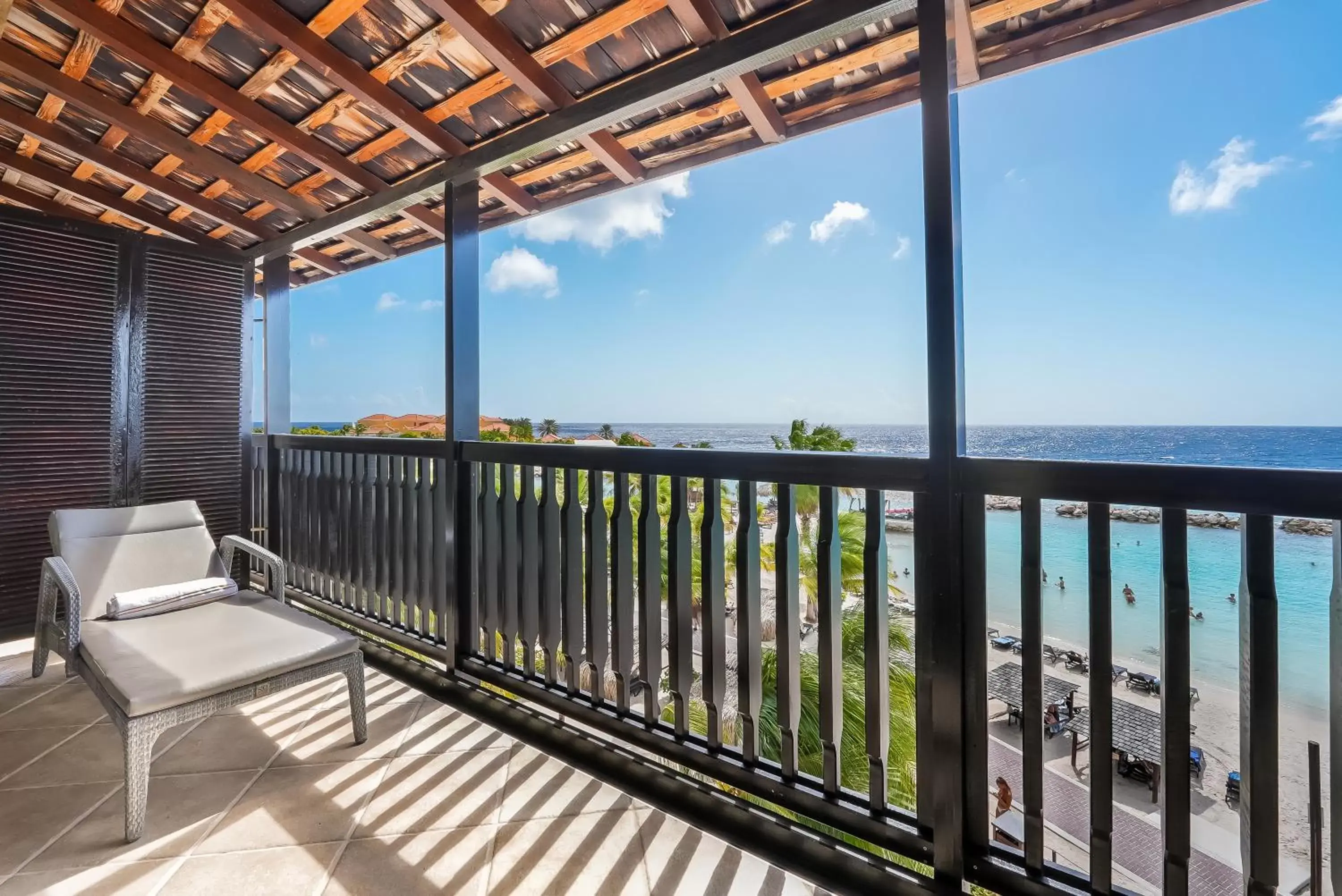 Balcony/Terrace in LionsDive Beach Resort