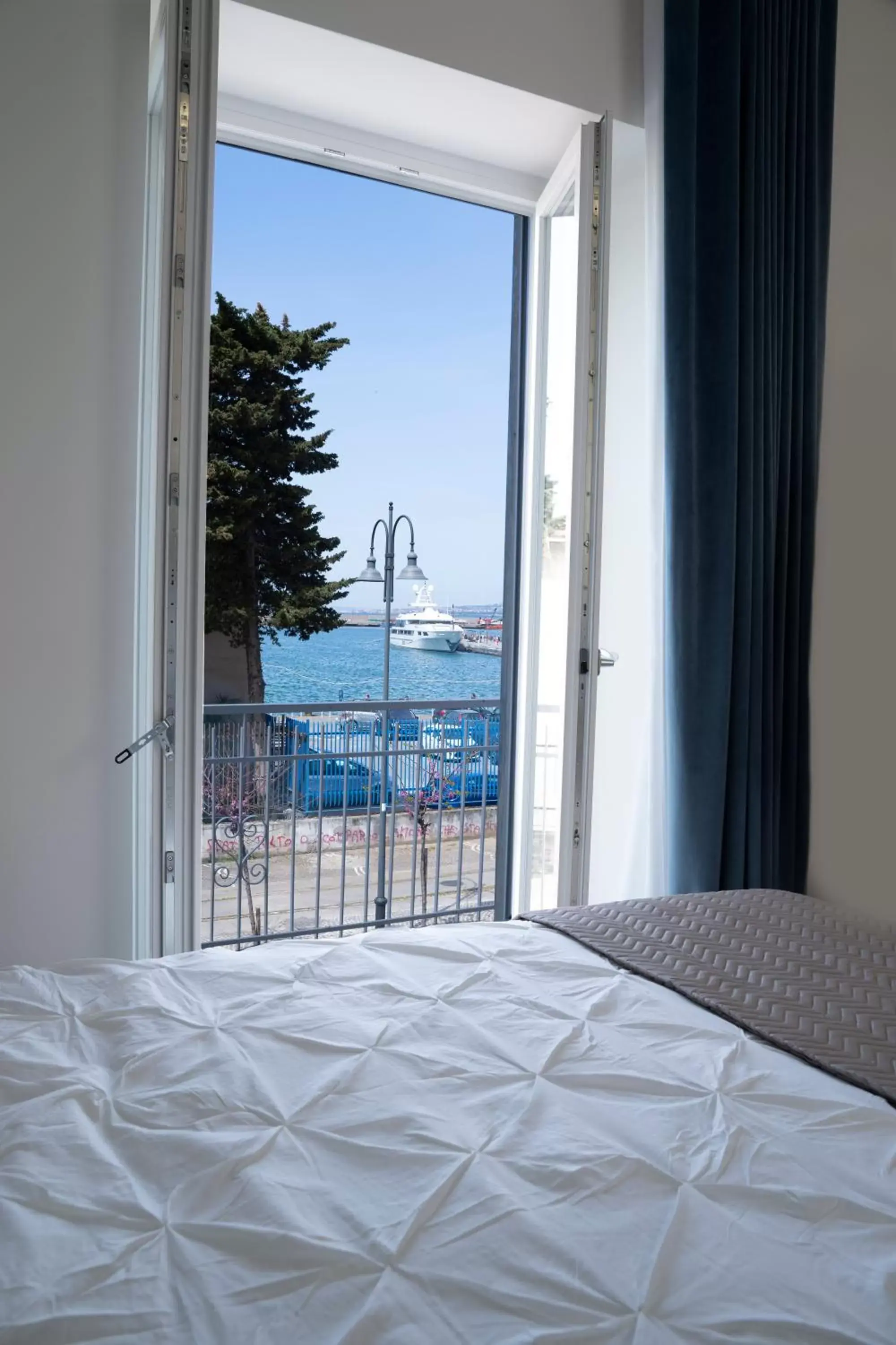 Sea view, Bed in Le Radici