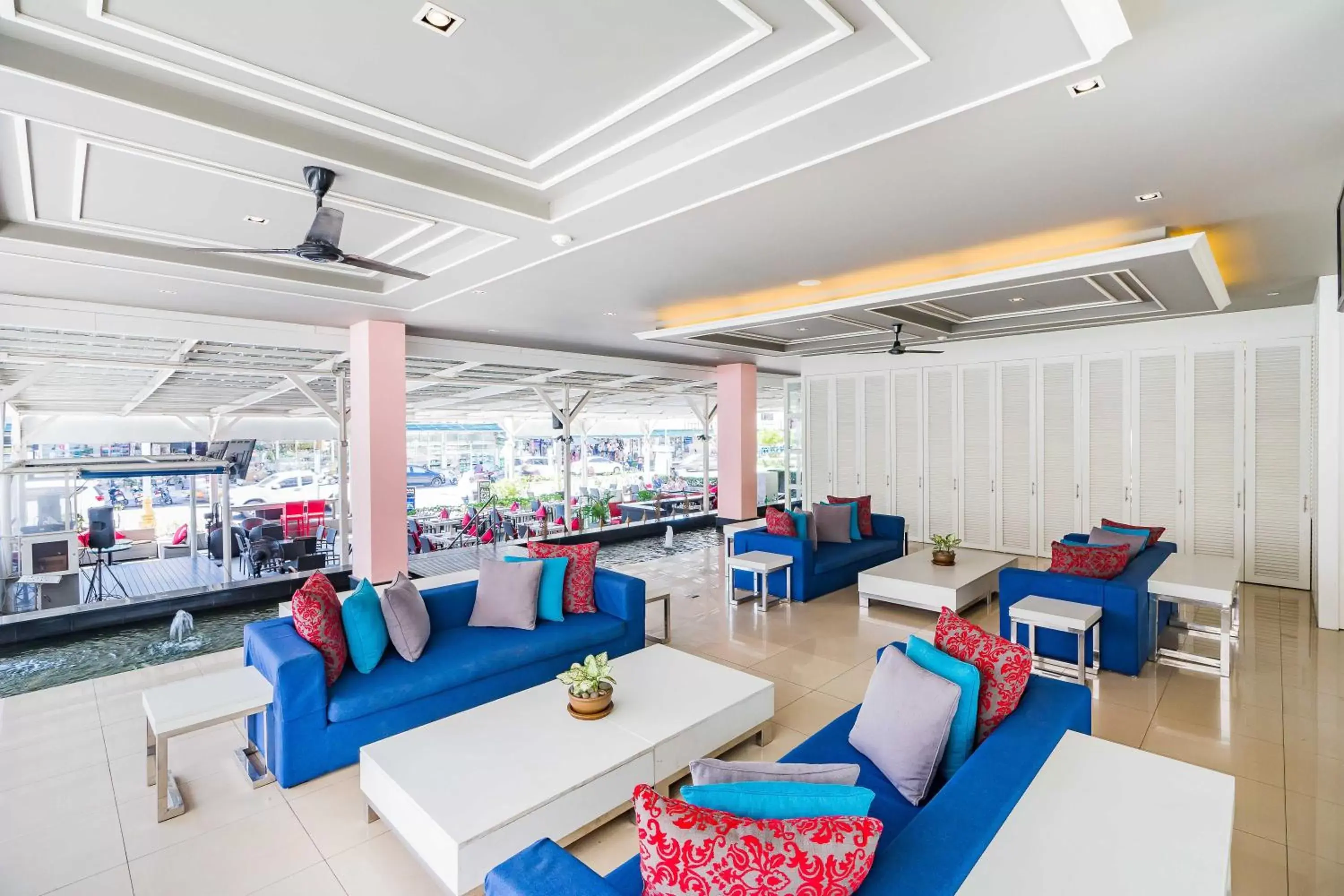 Lobby or reception in Best Western Patong Beach