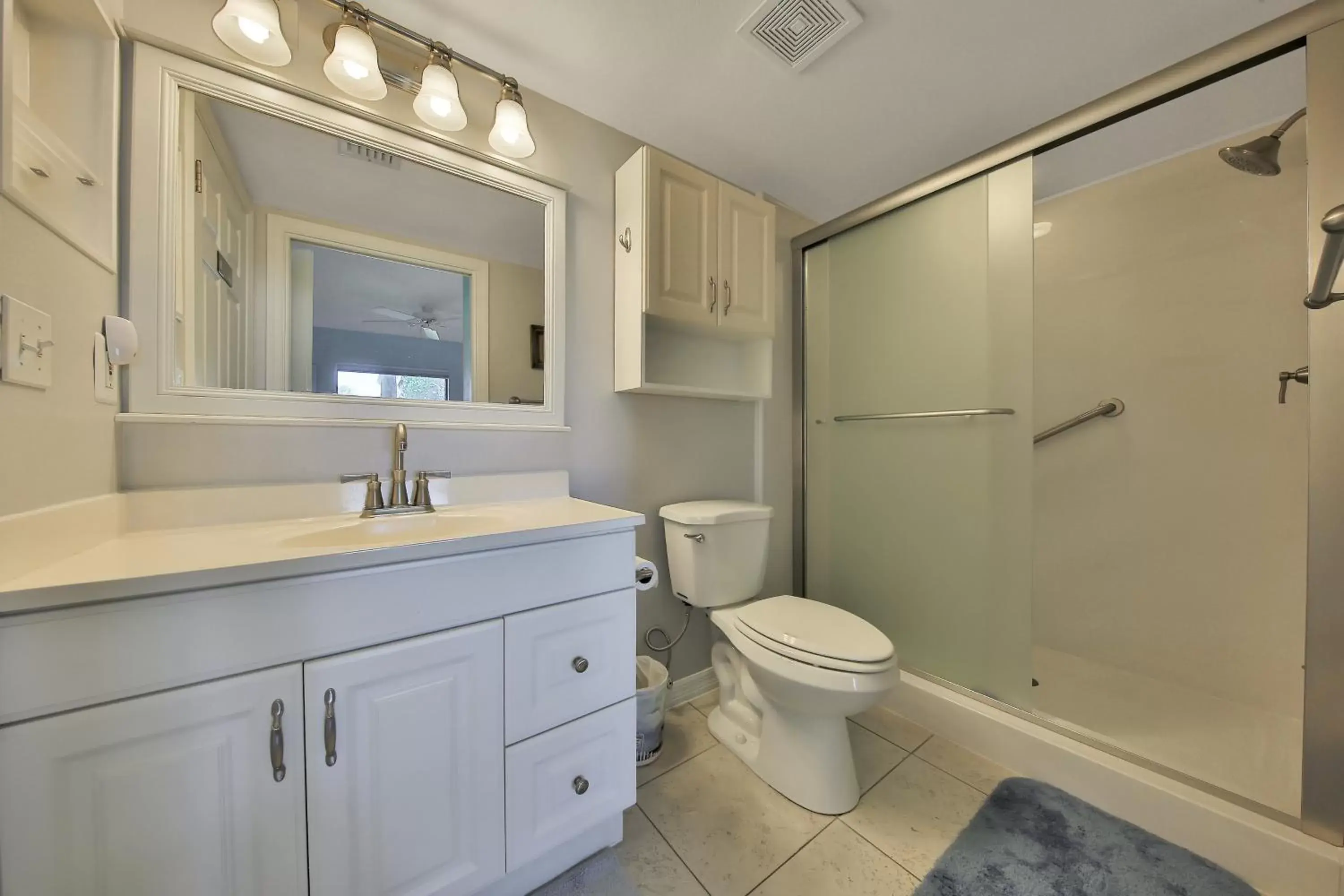 Bathroom in Ocean Village L15