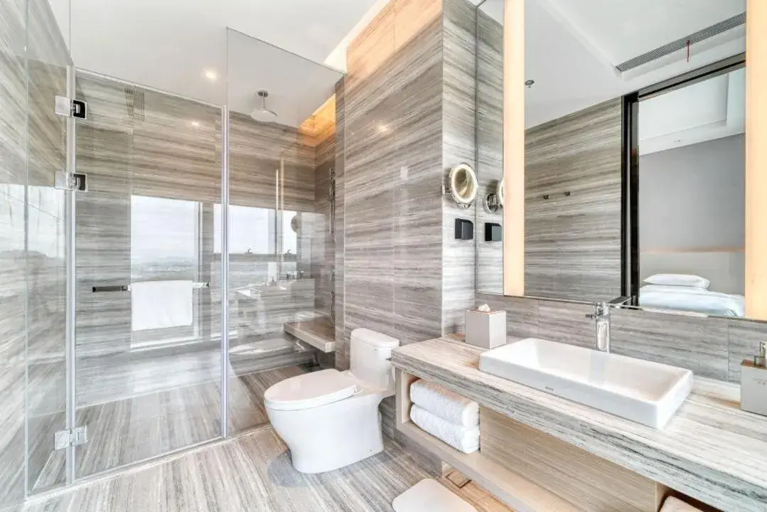 Bathroom in Courtyard by Marriott Hangzhou Xihu